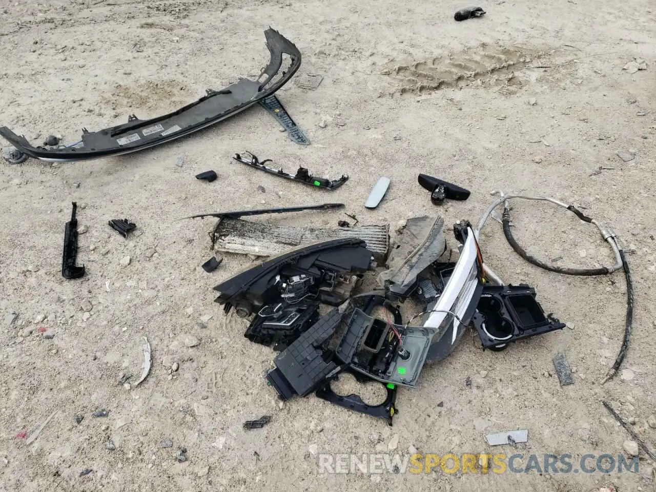 14 Photograph of a damaged car WAUABCF5XMA063056 AUDI A5 2021