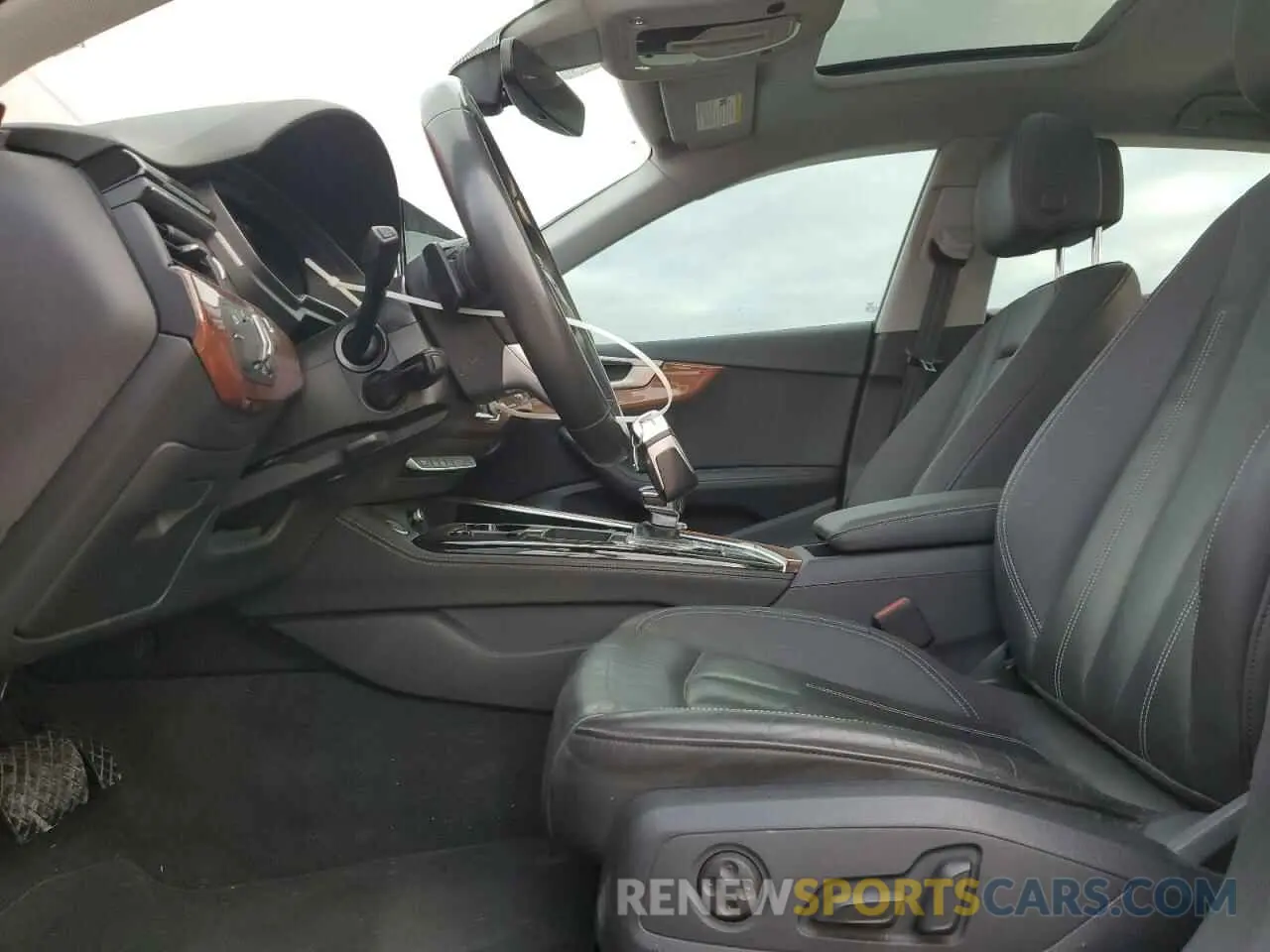 7 Photograph of a damaged car WAUCBCF5XMA041745 AUDI A5 2021