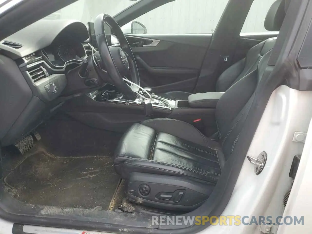 7 Photograph of a damaged car WAUDACF51MA016689 AUDI A5 2021
