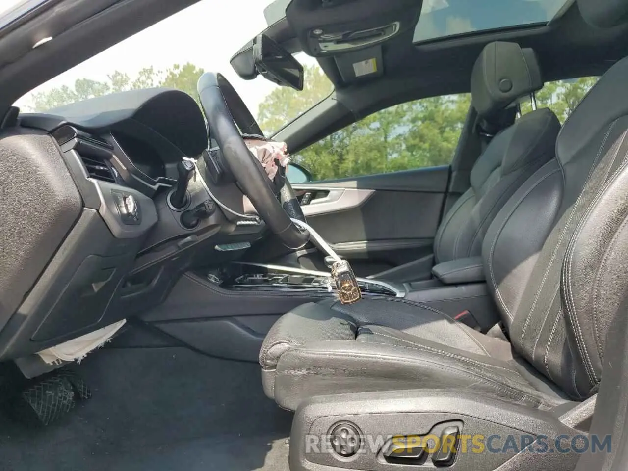 7 Photograph of a damaged car WAUFACF52MA024003 AUDI A5 2021