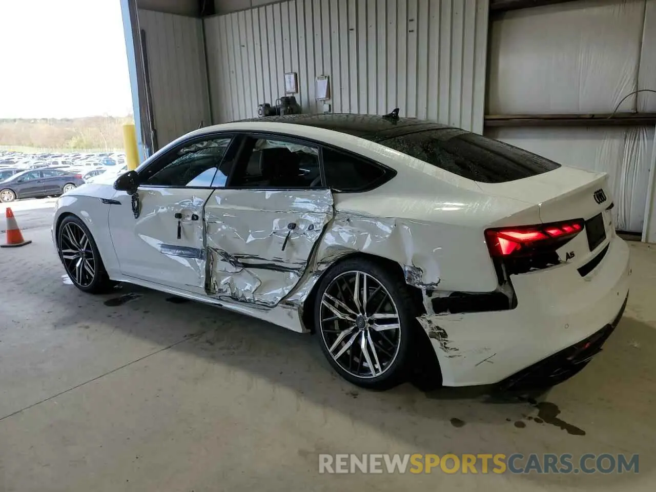 2 Photograph of a damaged car WAUFACF5XMA050168 AUDI A5 2021