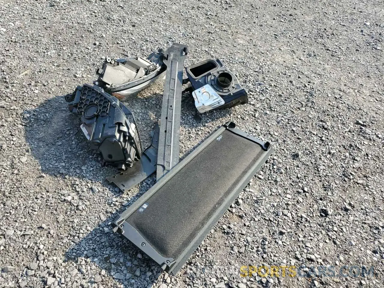 12 Photograph of a damaged car WAUFACF5XNA035350 AUDI A5 2022