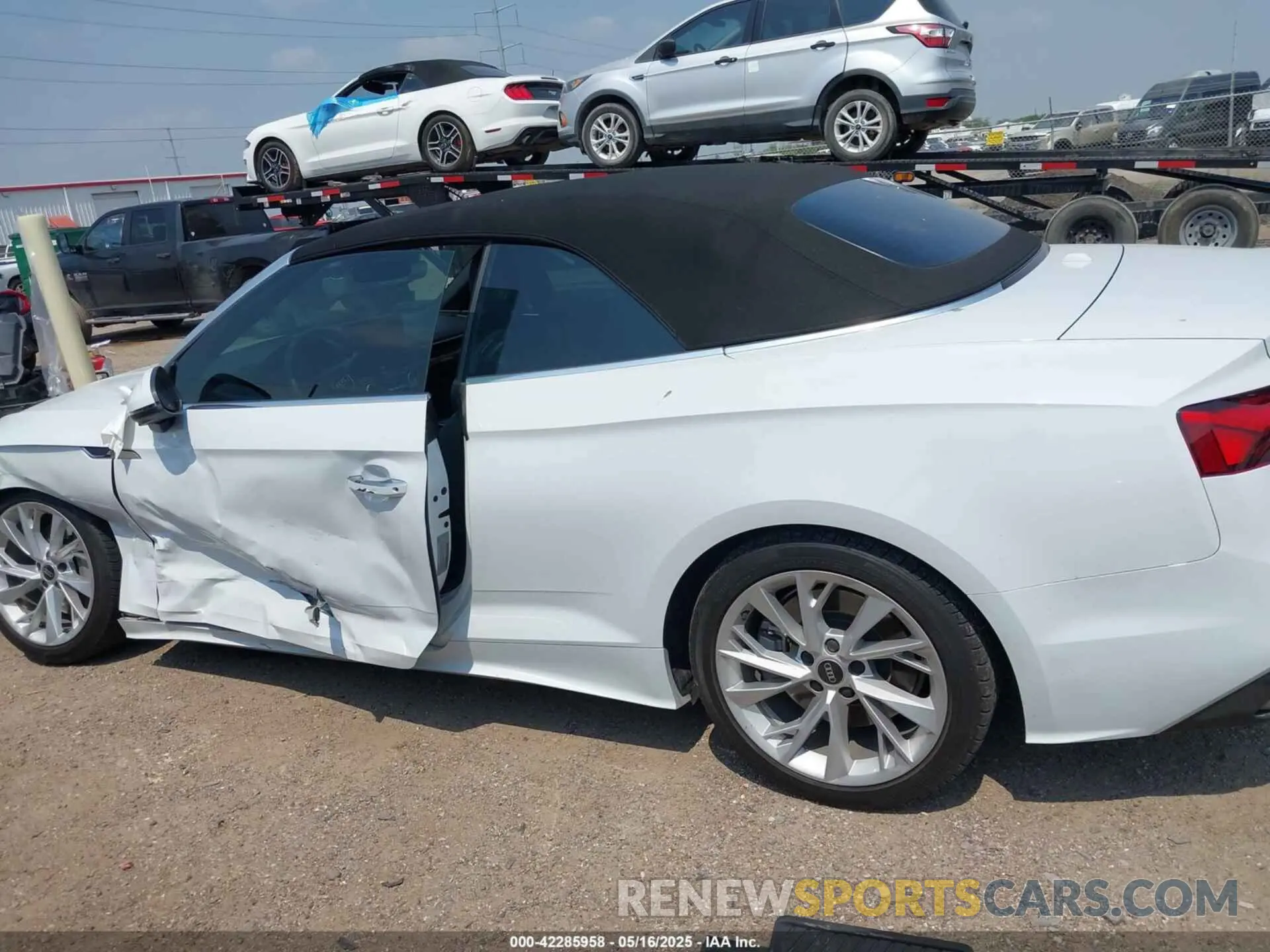 14 Photograph of a damaged car WAUWAGF35NN004585 AUDI A5 2022