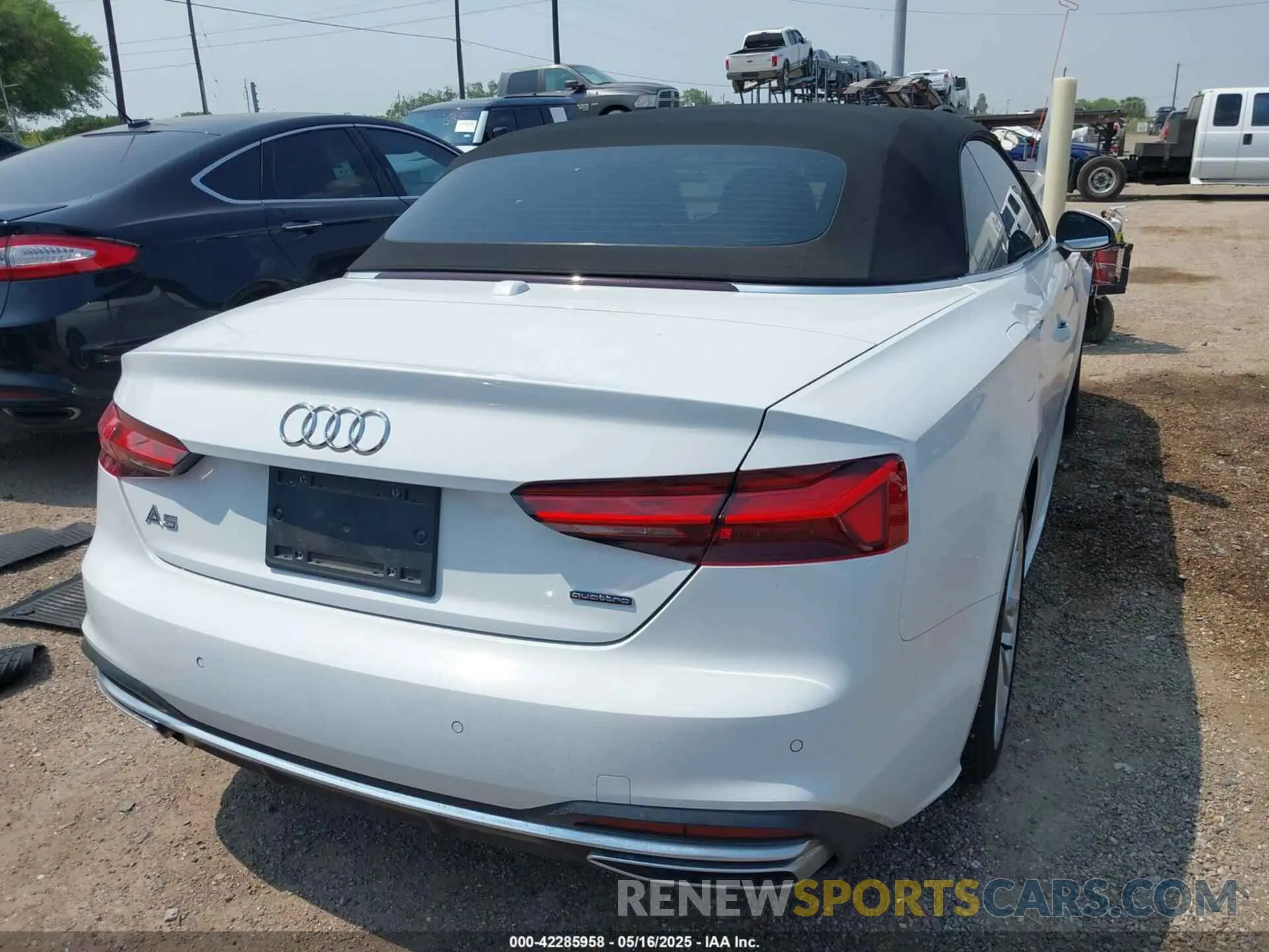 4 Photograph of a damaged car WAUWAGF35NN004585 AUDI A5 2022