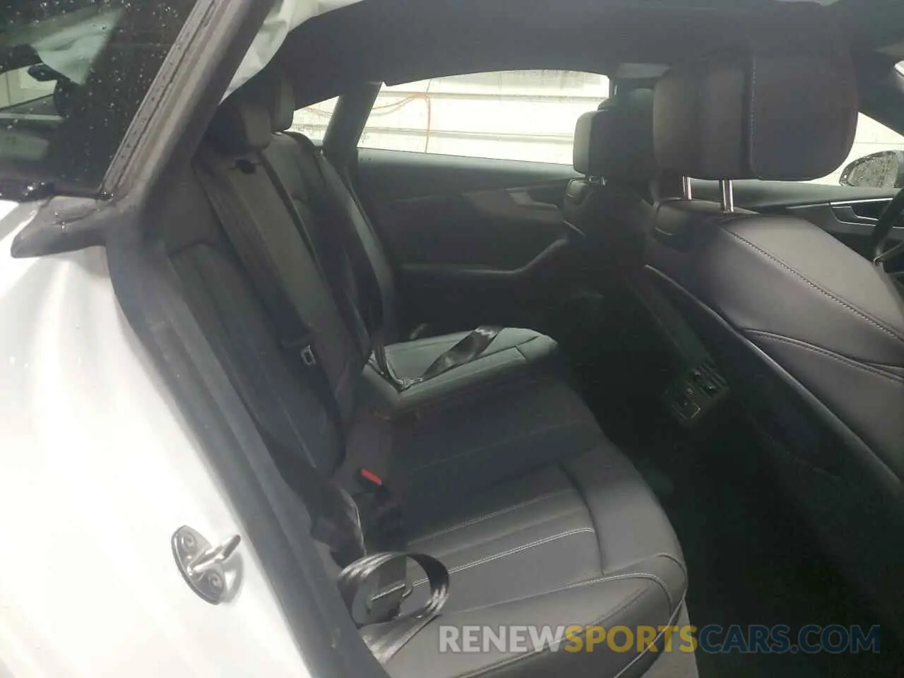 10 Photograph of a damaged car WAUFACF54RA119010 AUDI A5 2024