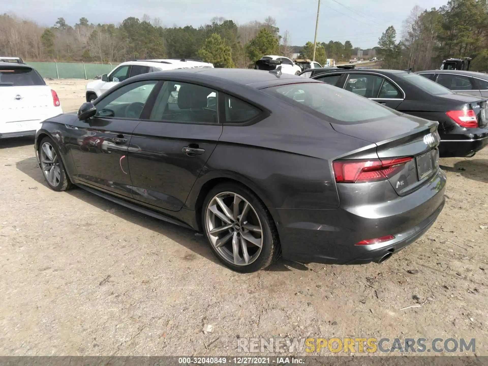 3 Photograph of a damaged car WAUFNCF50KA032795 AUDI A5 SPORTBACK 2019