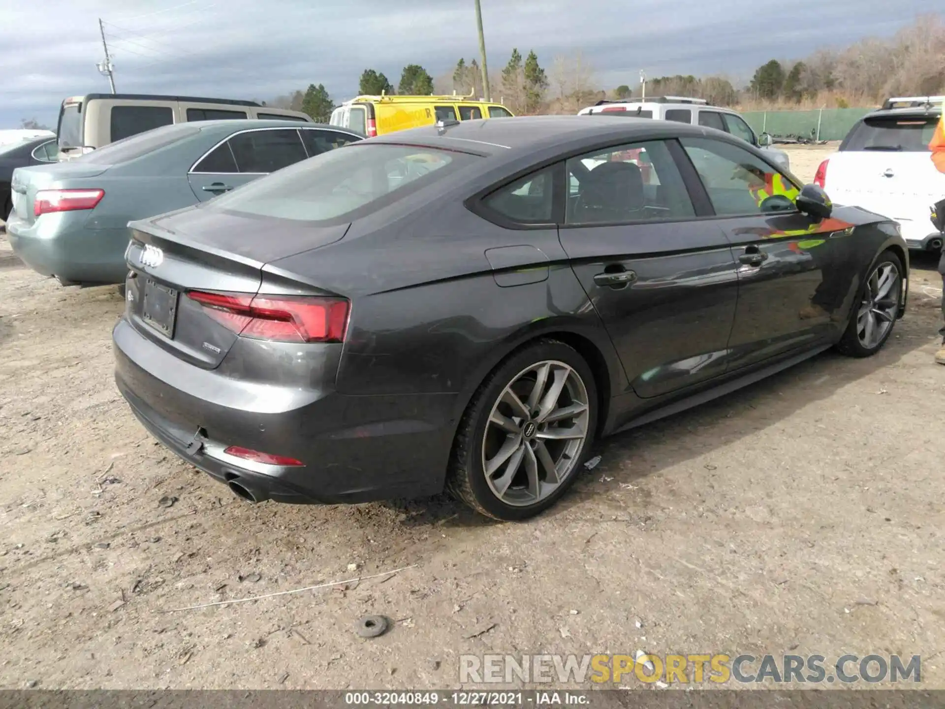 4 Photograph of a damaged car WAUFNCF50KA032795 AUDI A5 SPORTBACK 2019