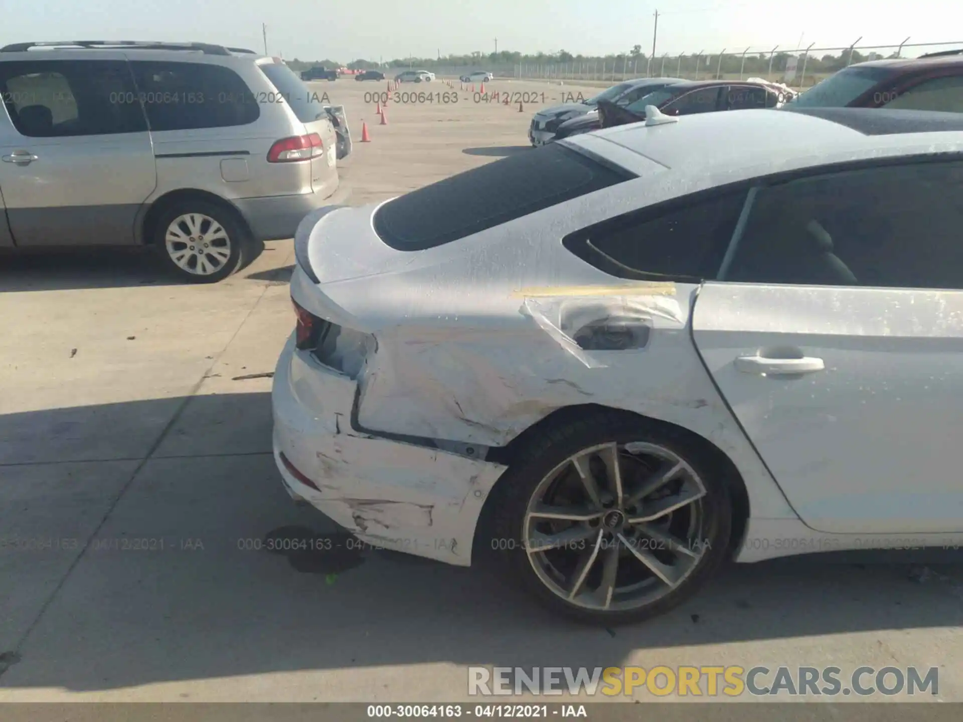 6 Photograph of a damaged car WAUFNCF54KA075181 AUDI A5 SPORTBACK 2019