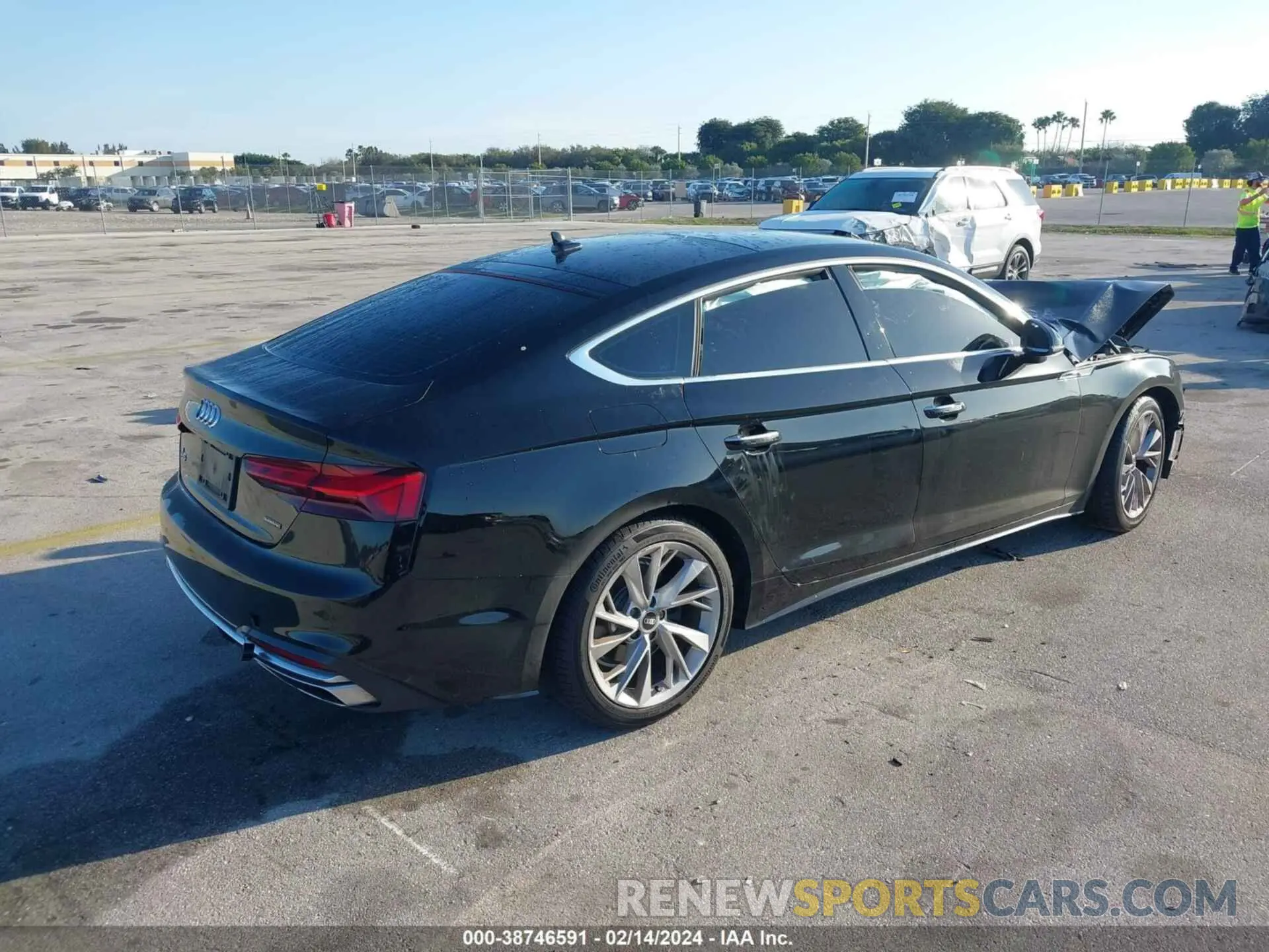 4 Photograph of a damaged car WAUABCF53MA036944 AUDI A5 SPORTBACK 2021