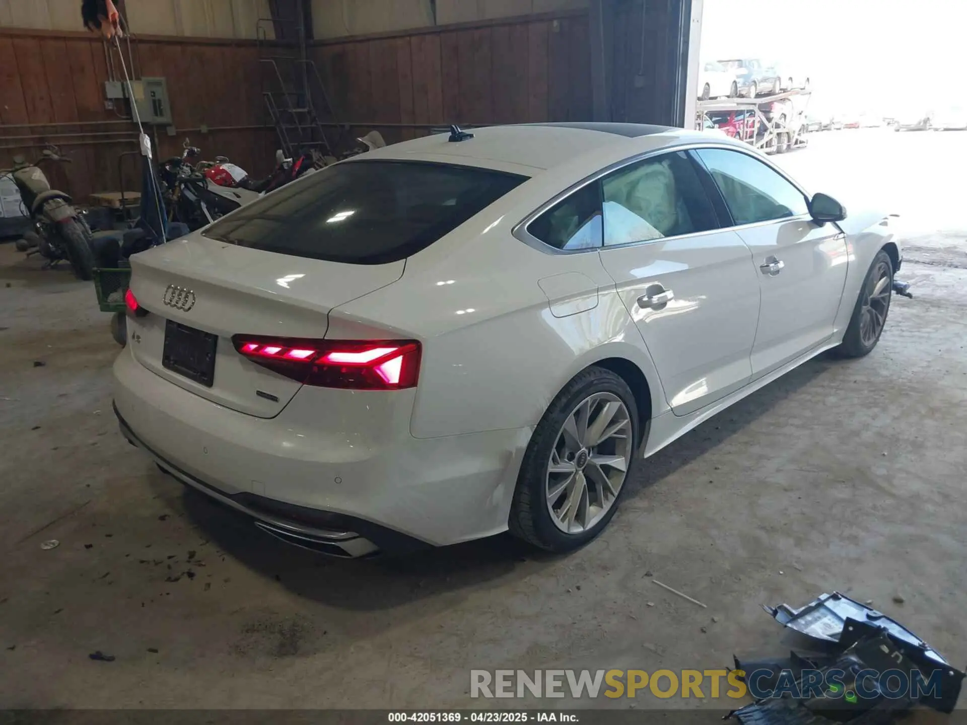 4 Photograph of a damaged car WAUCBCF57MA062469 AUDI A5 SPORTBACK 2021