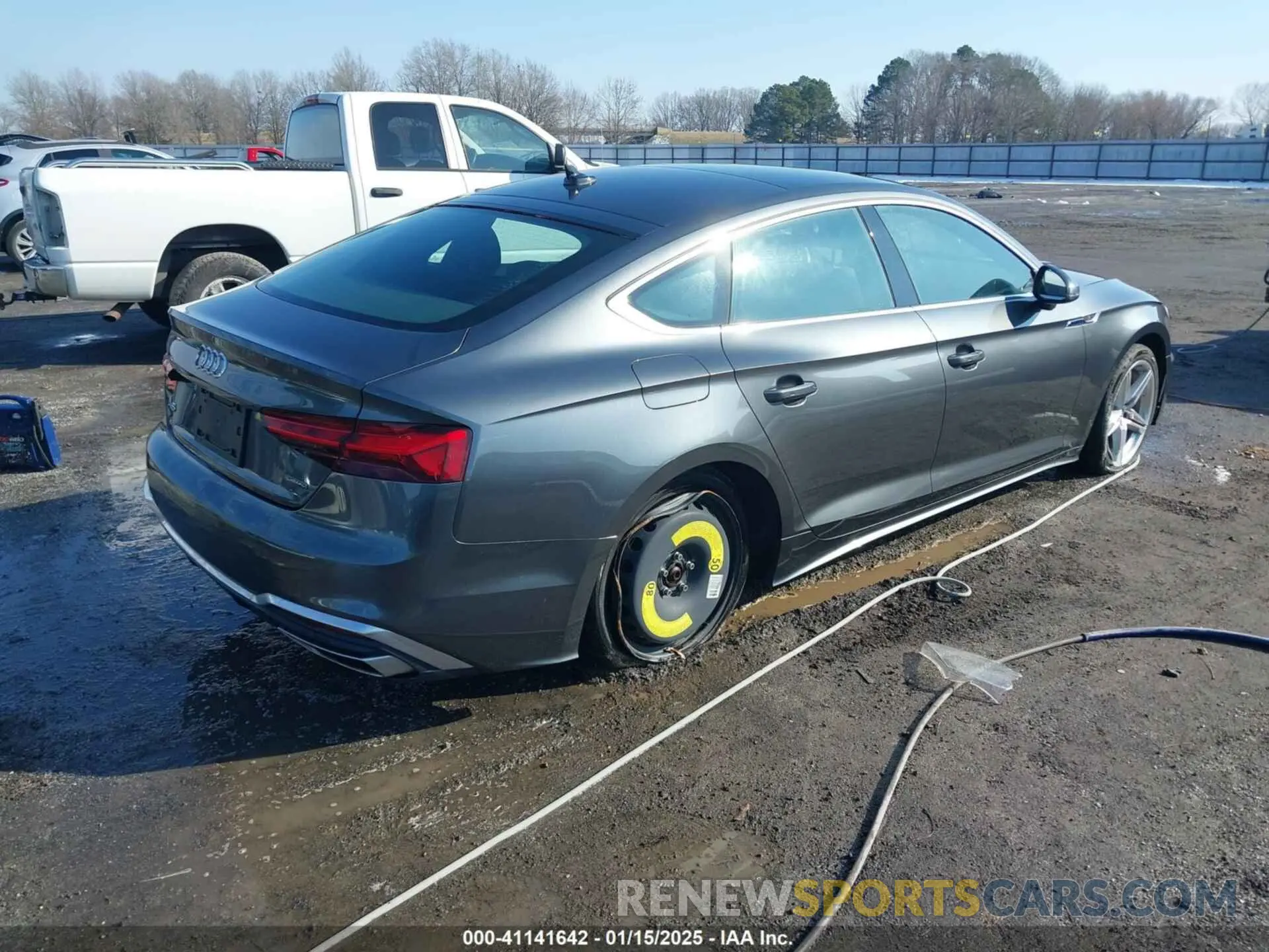 4 Photograph of a damaged car WAUDACF52MA012182 AUDI A5 SPORTBACK 2021