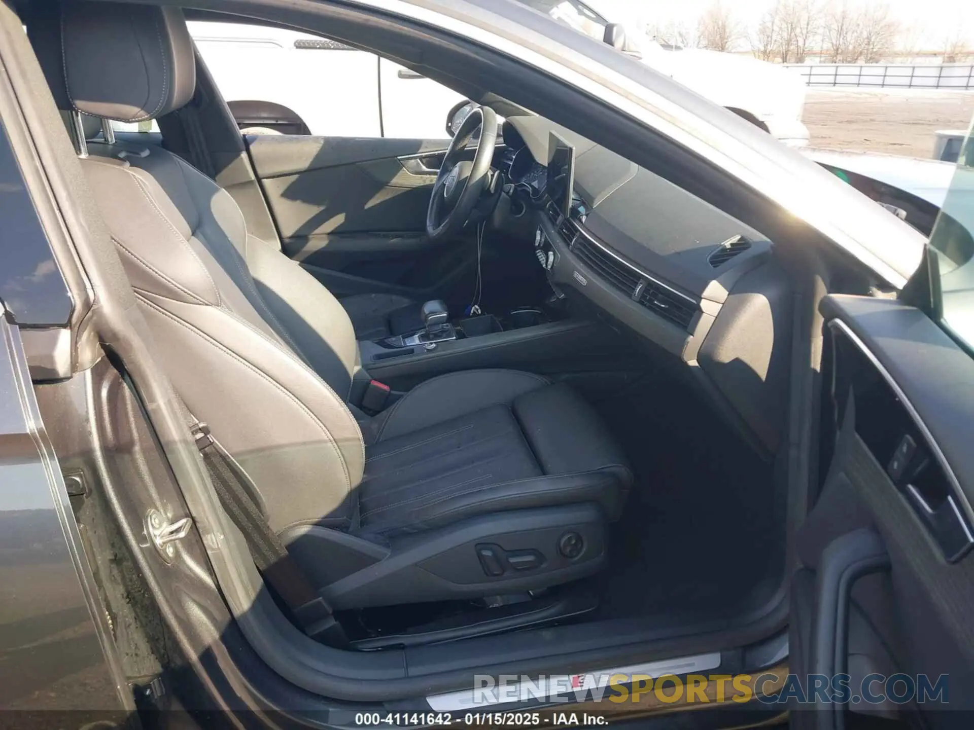 5 Photograph of a damaged car WAUDACF52MA012182 AUDI A5 SPORTBACK 2021