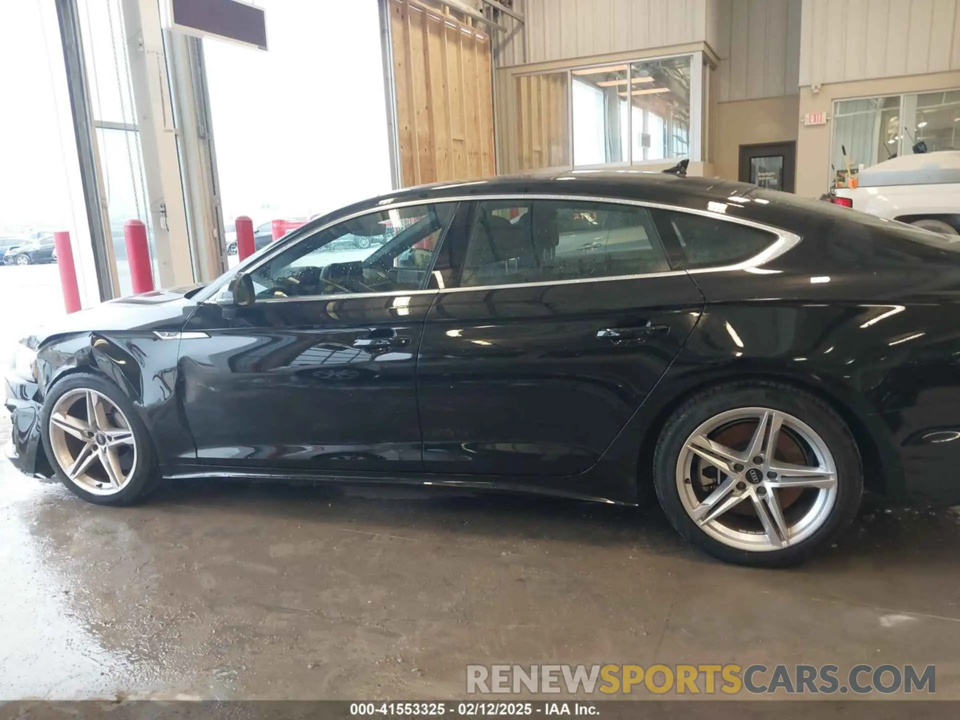 15 Photograph of a damaged car WAUDACF52MA030374 AUDI A5 SPORTBACK 2021