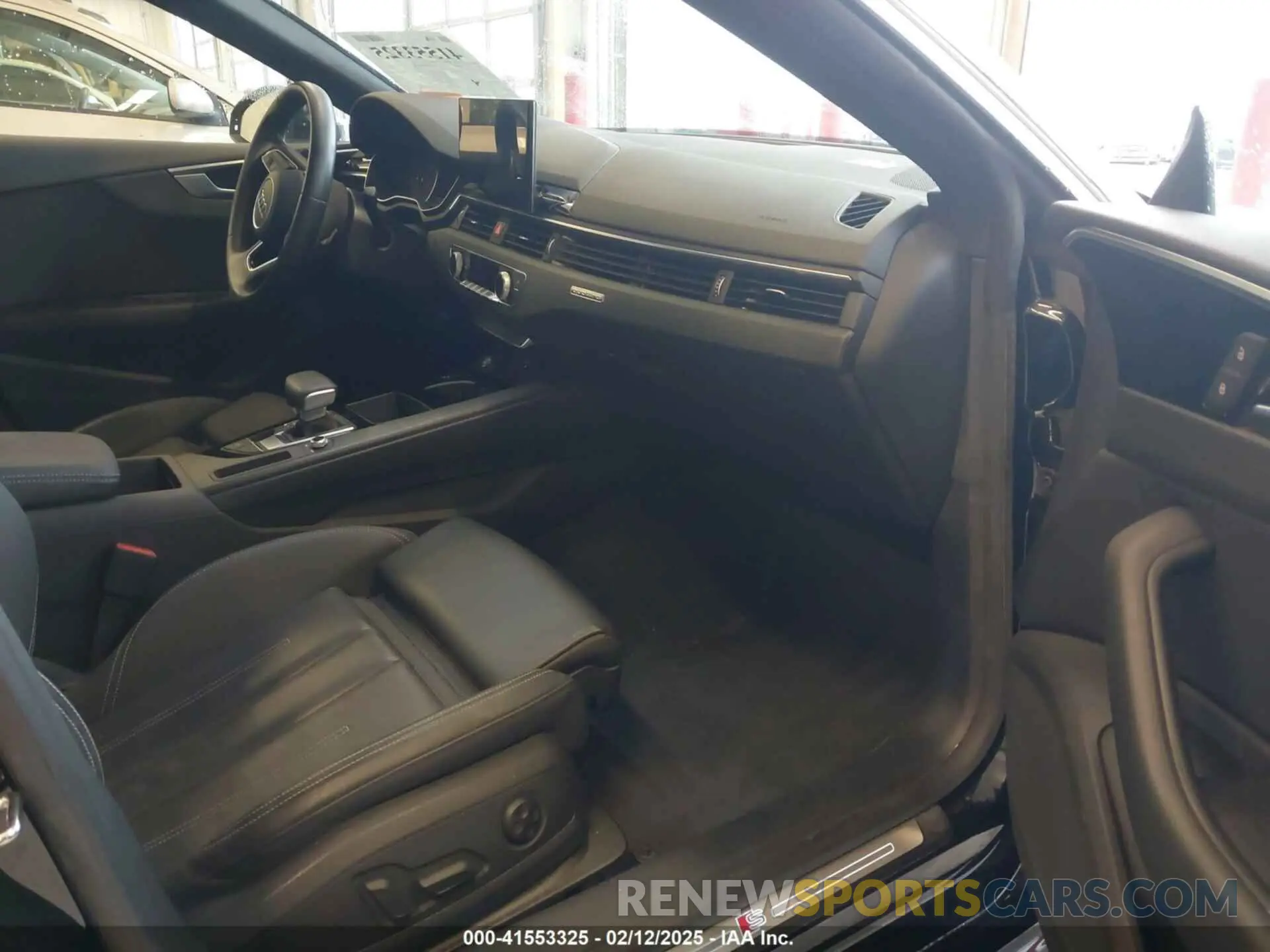 5 Photograph of a damaged car WAUDACF52MA030374 AUDI A5 SPORTBACK 2021