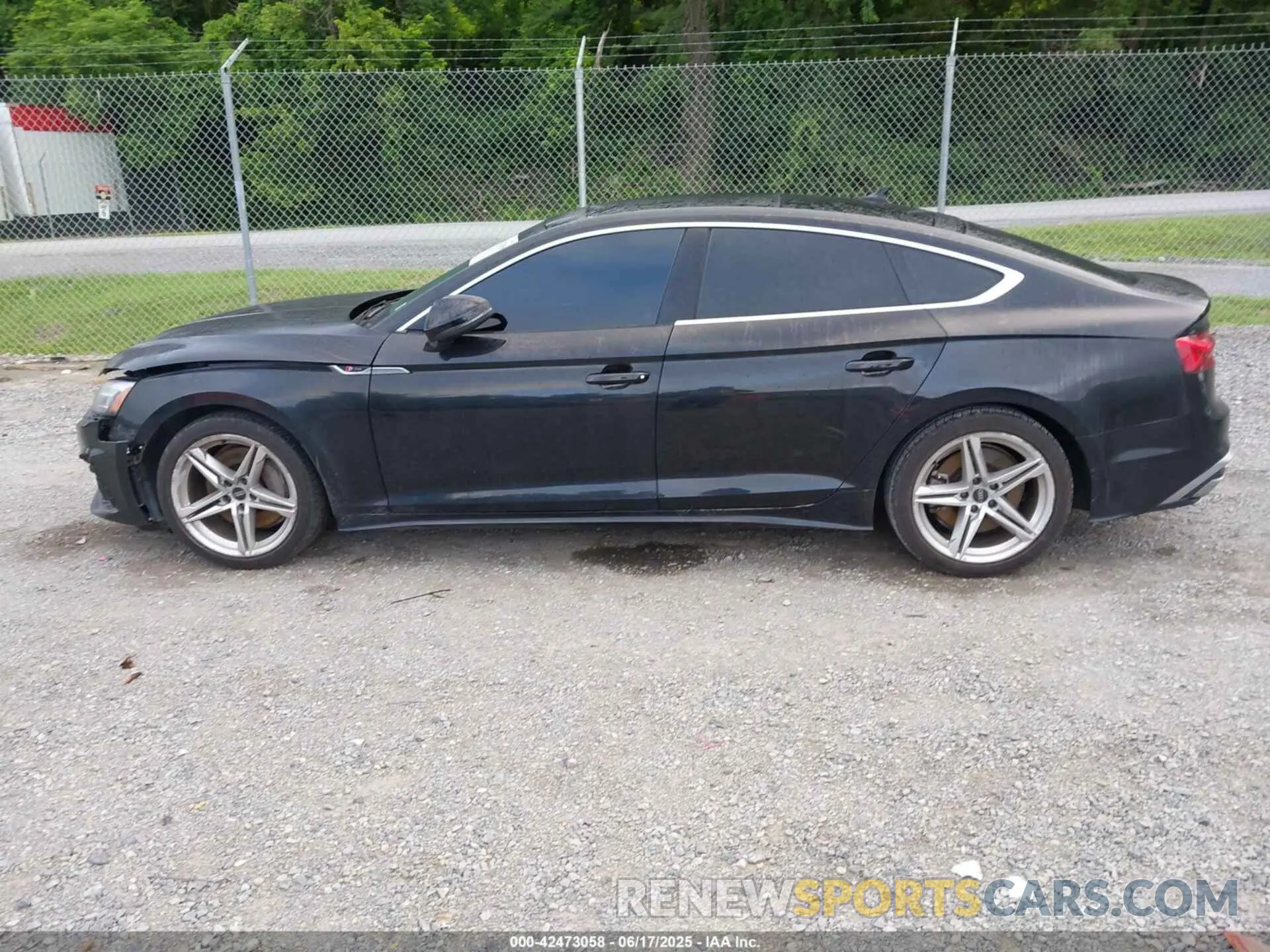 14 Photograph of a damaged car WAUDACF53MA059334 AUDI A5 SPORTBACK 2021