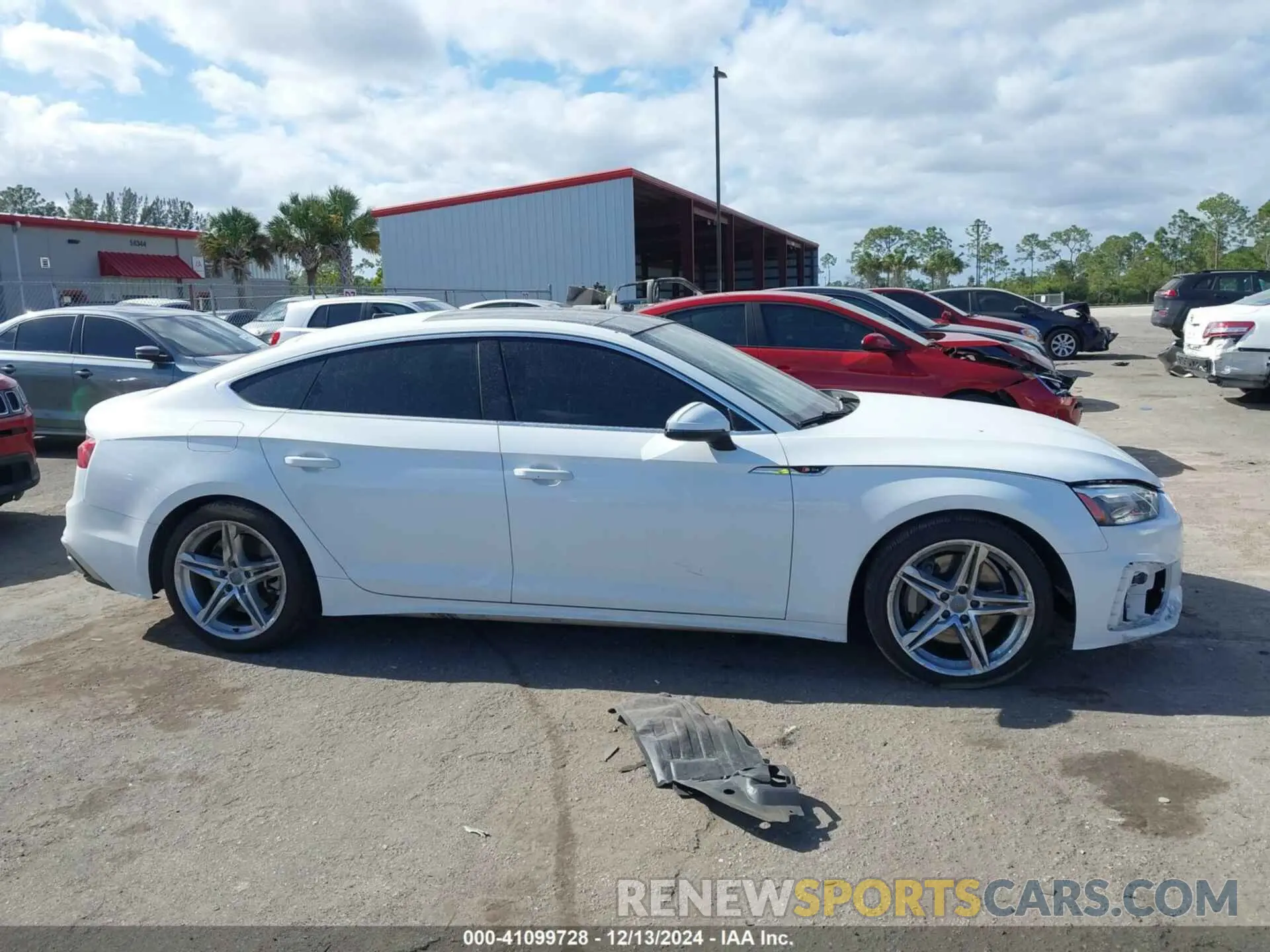 13 Photograph of a damaged car WAUDACF57MA014820 AUDI A5 SPORTBACK 2021
