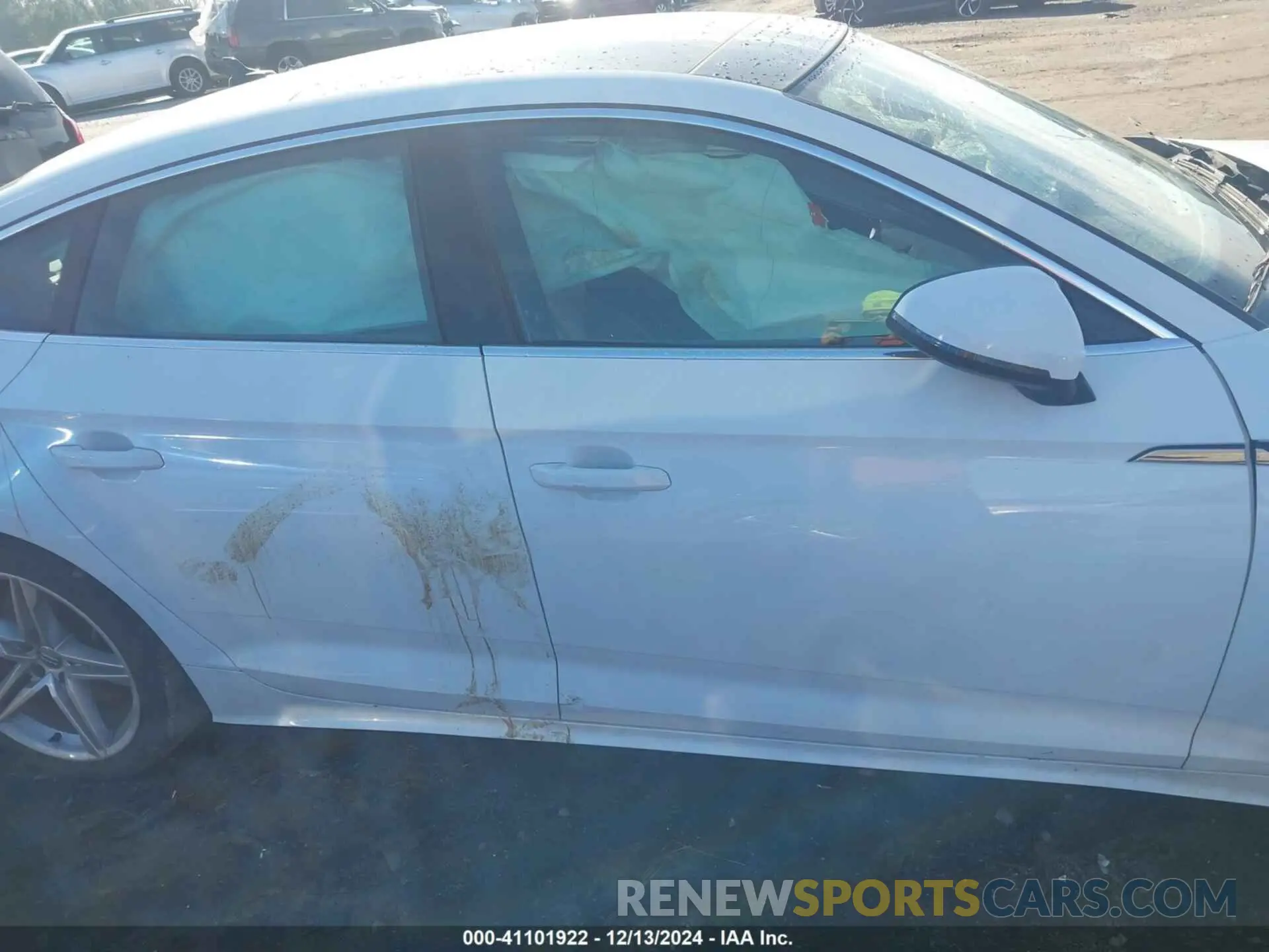 13 Photograph of a damaged car WAUDACF57MA015997 AUDI A5 SPORTBACK 2021