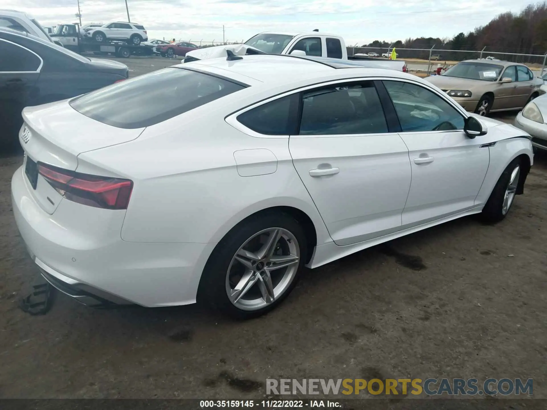 4 Photograph of a damaged car WAUDACF57MA026241 AUDI A5 SPORTBACK 2021