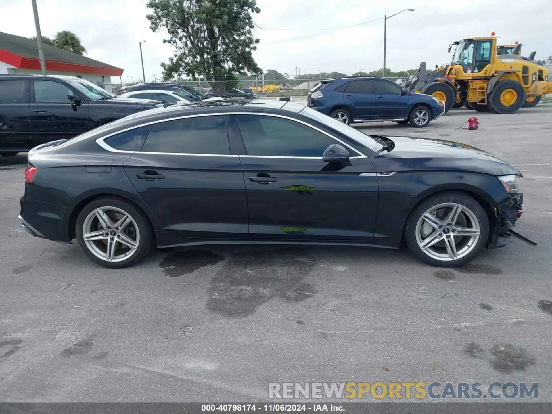 14 Photograph of a damaged car WAUDACF5XMA038268 AUDI A5 SPORTBACK 2021
