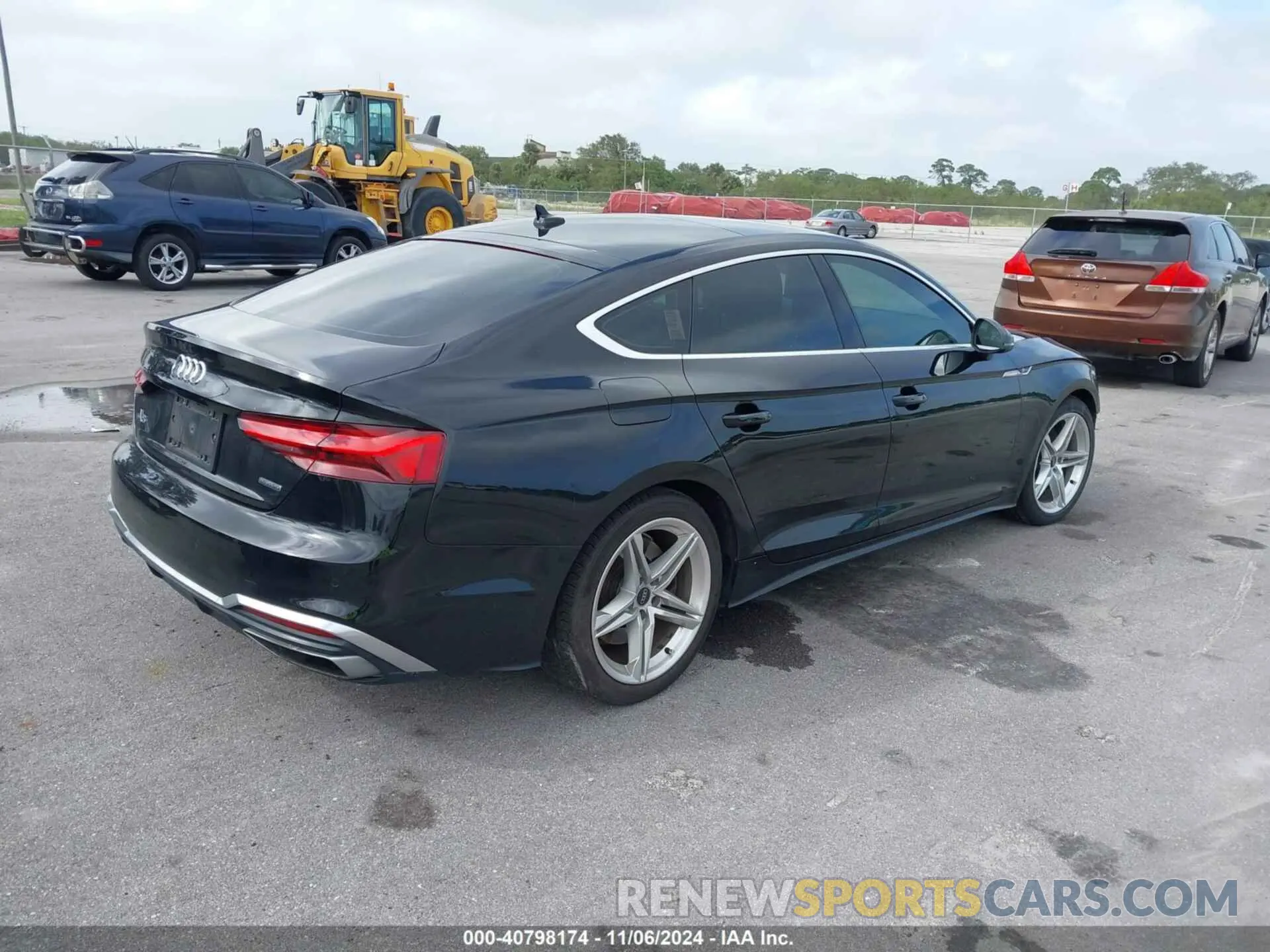 4 Photograph of a damaged car WAUDACF5XMA038268 AUDI A5 SPORTBACK 2021