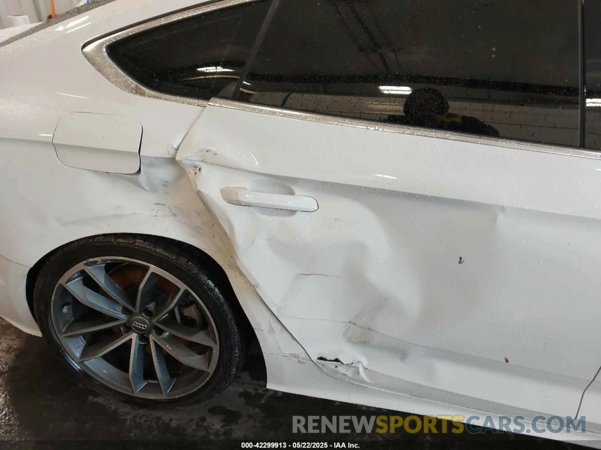 16 Photograph of a damaged car WAUFACF50MA008317 AUDI A5 SPORTBACK 2021