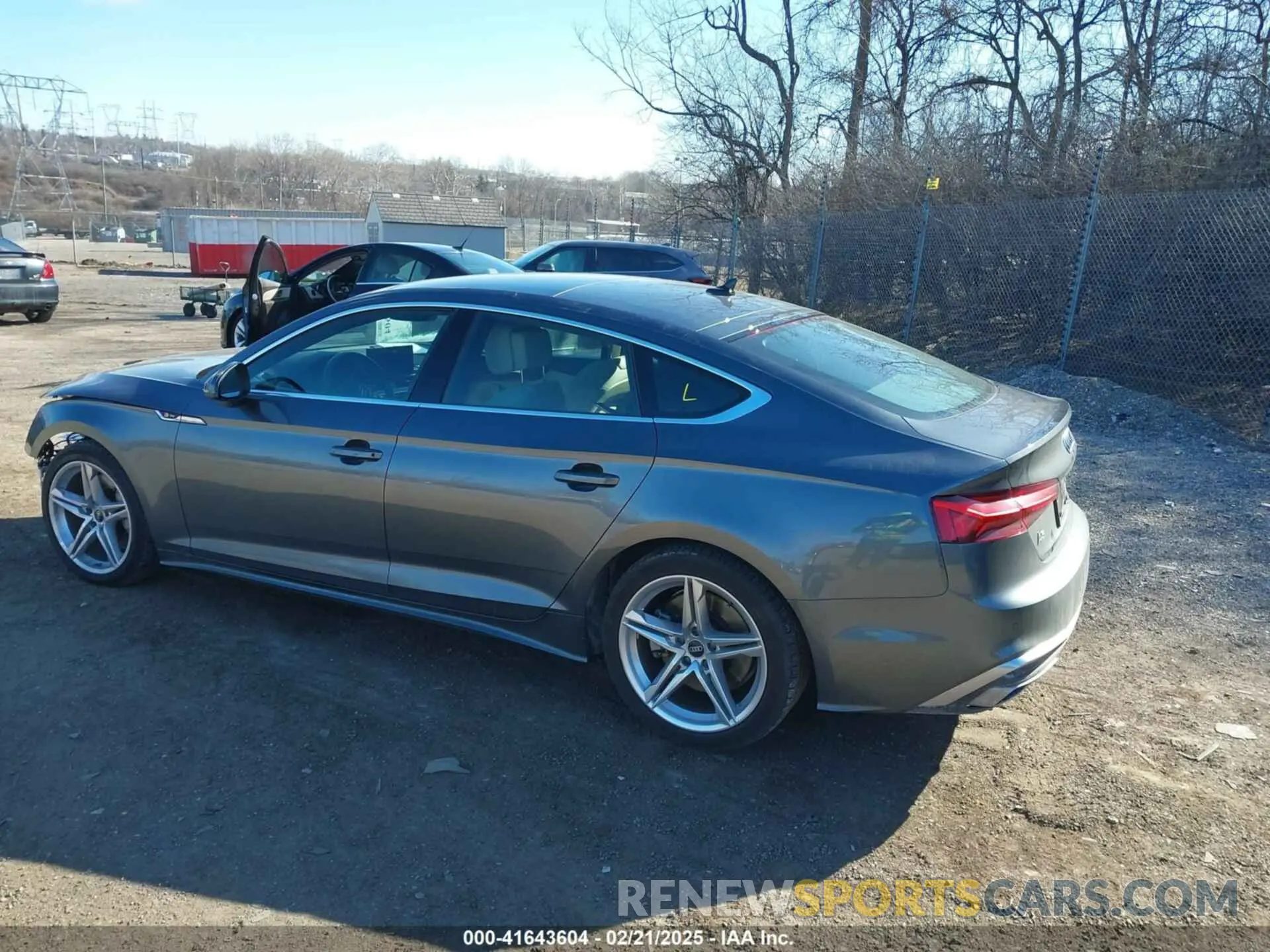 3 Photograph of a damaged car WAUFACF52MA047877 AUDI A5 SPORTBACK 2021