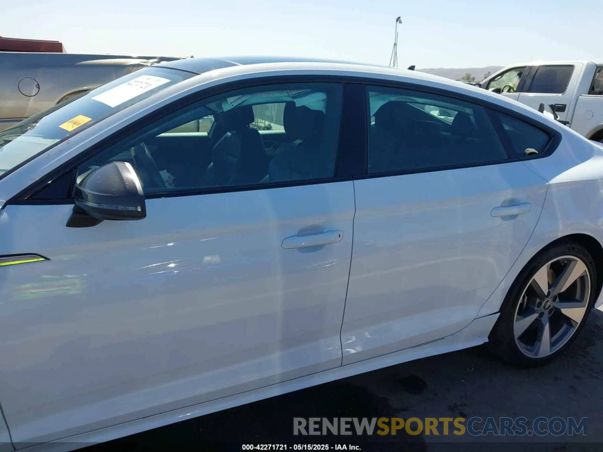 14 Photograph of a damaged car WAUFACF57MA050550 AUDI A5 SPORTBACK 2021