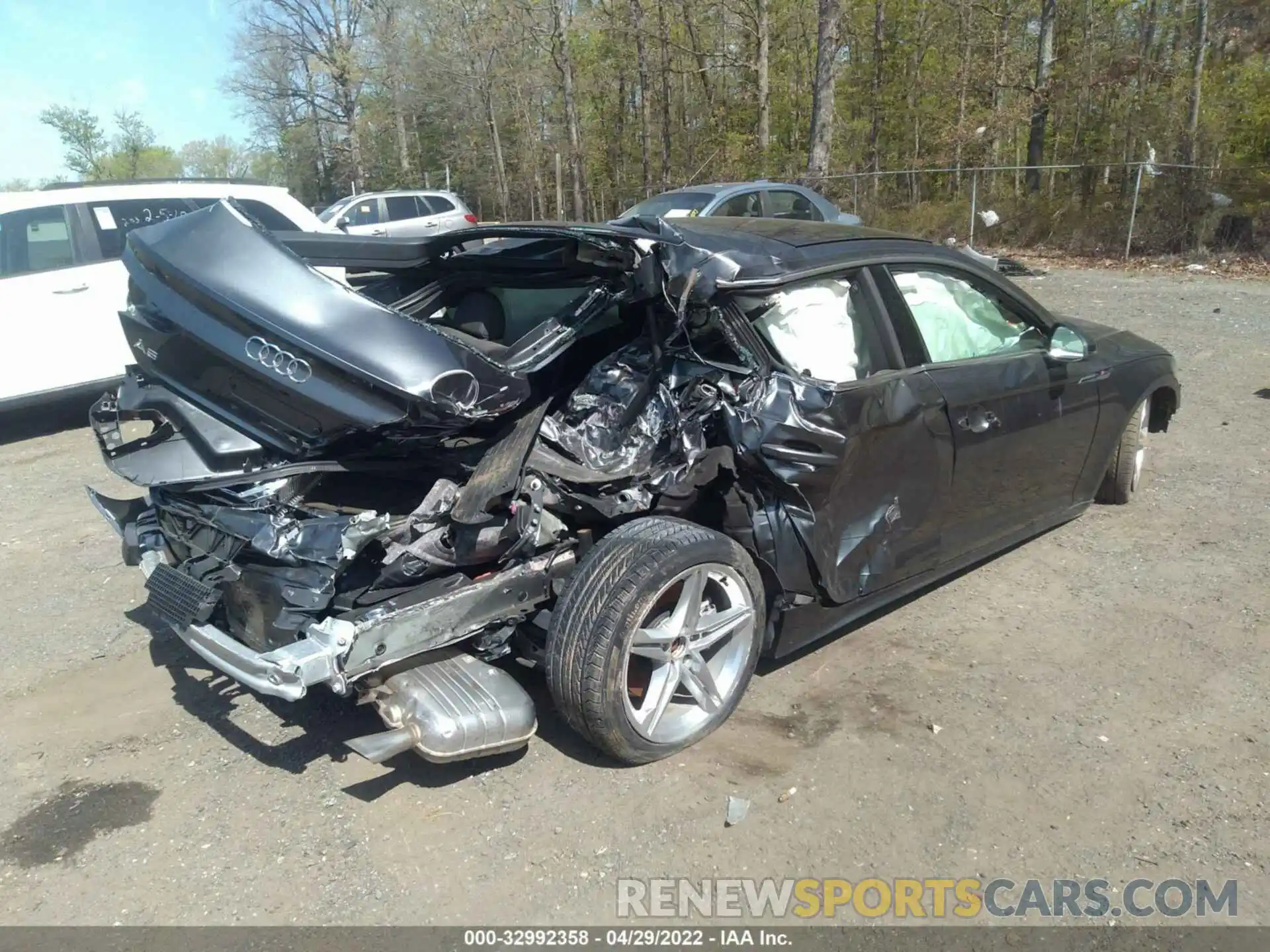 4 Photograph of a damaged car WAUFADF57MA029056 AUDI A5 SPORTBACK 2021