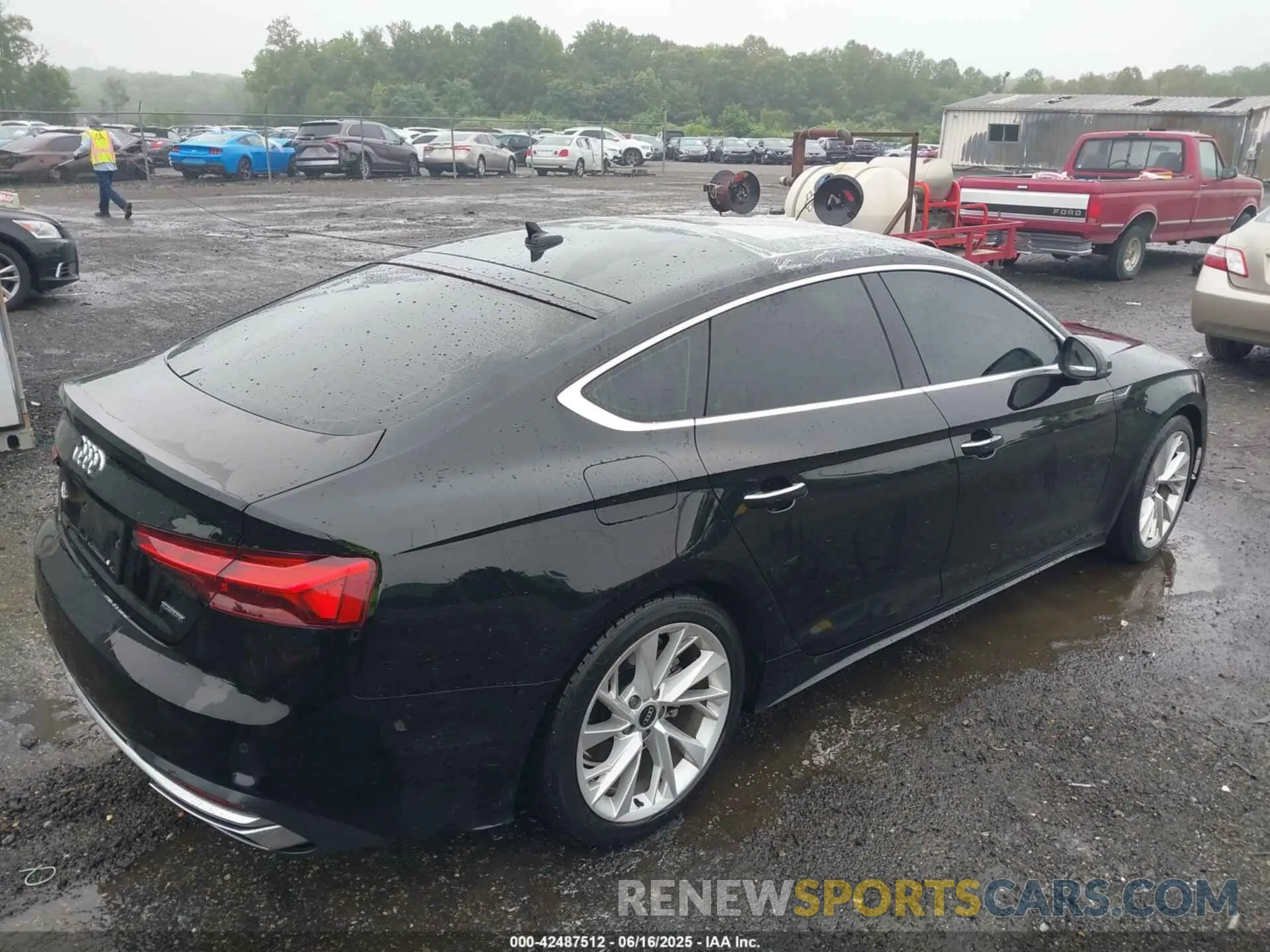 4 Photograph of a damaged car WAUABCF55NA006068 AUDI A5 SPORTBACK 2022