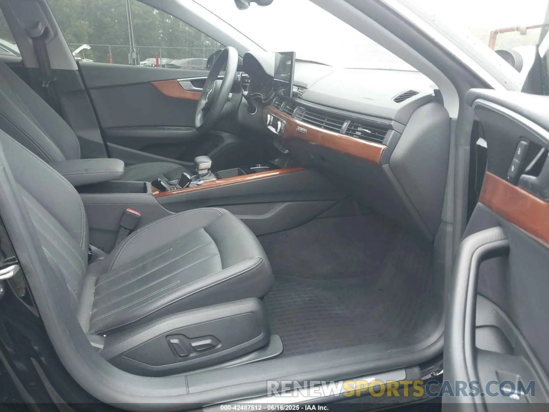 5 Photograph of a damaged car WAUABCF55NA006068 AUDI A5 SPORTBACK 2022