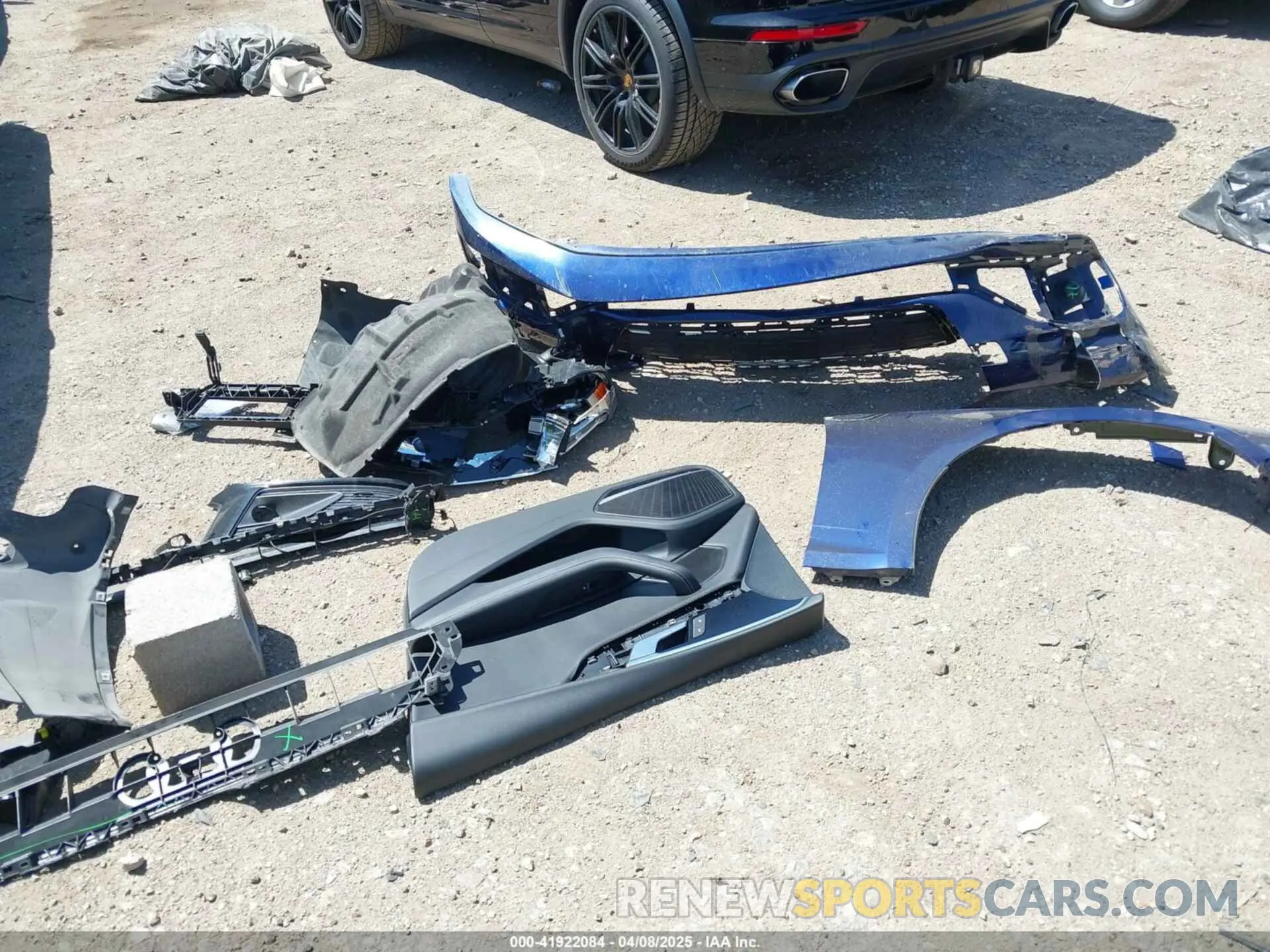 12 Photograph of a damaged car WAUCBCF50NA017360 AUDI A5 SPORTBACK 2022