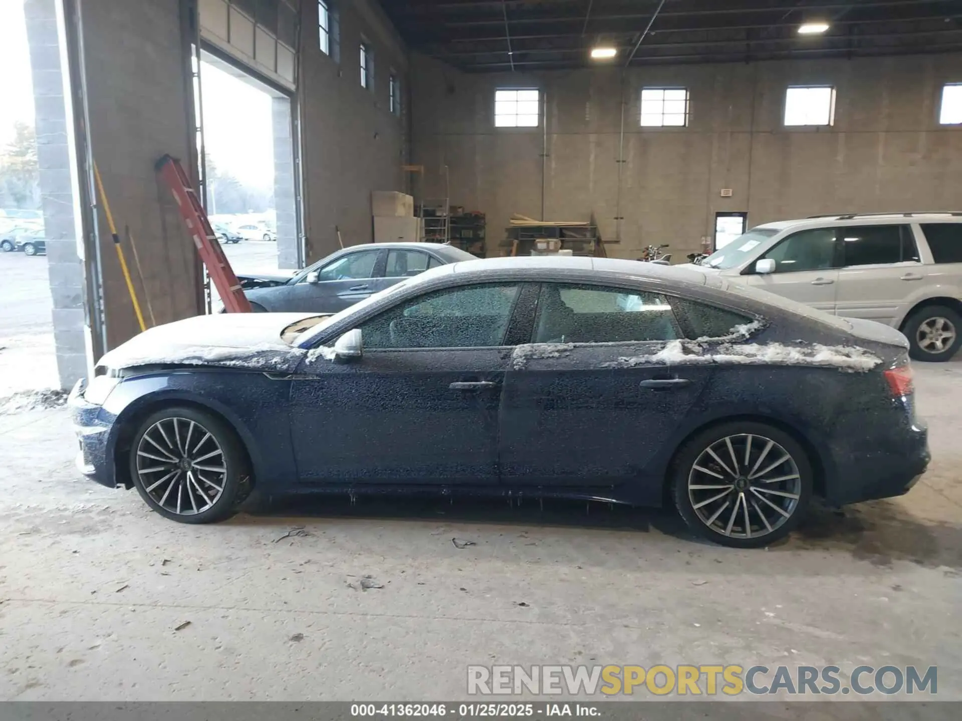 14 Photograph of a damaged car WAUCBCF57NA005917 AUDI A5 SPORTBACK 2022