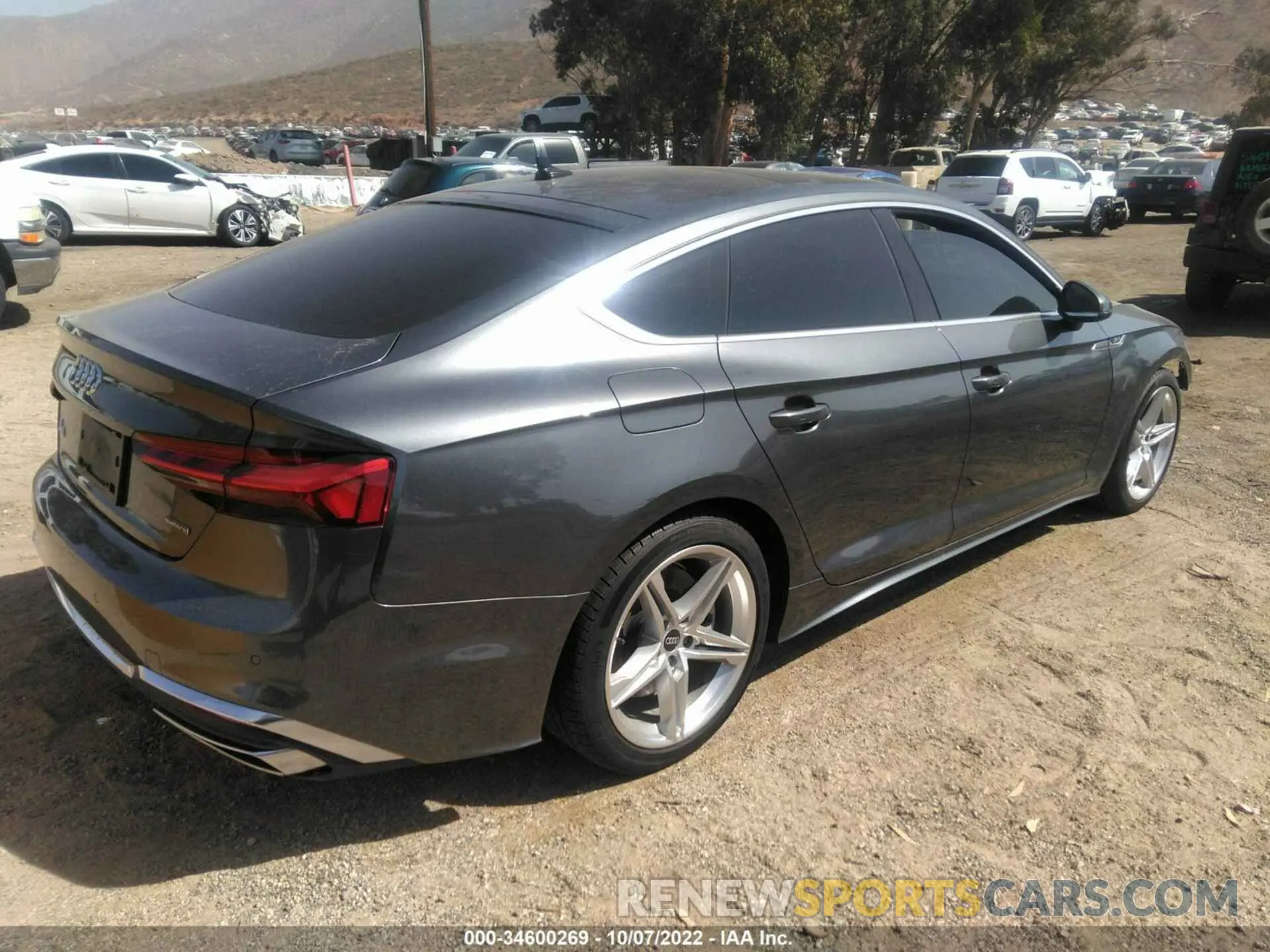 4 Photograph of a damaged car WAUDACF58NA010129 AUDI A5 SPORTBACK 2022