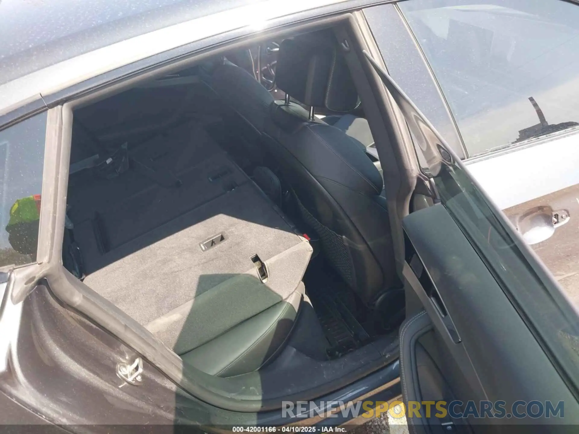 8 Photograph of a damaged car WAUEACF56NA023692 AUDI A5 SPORTBACK 2022