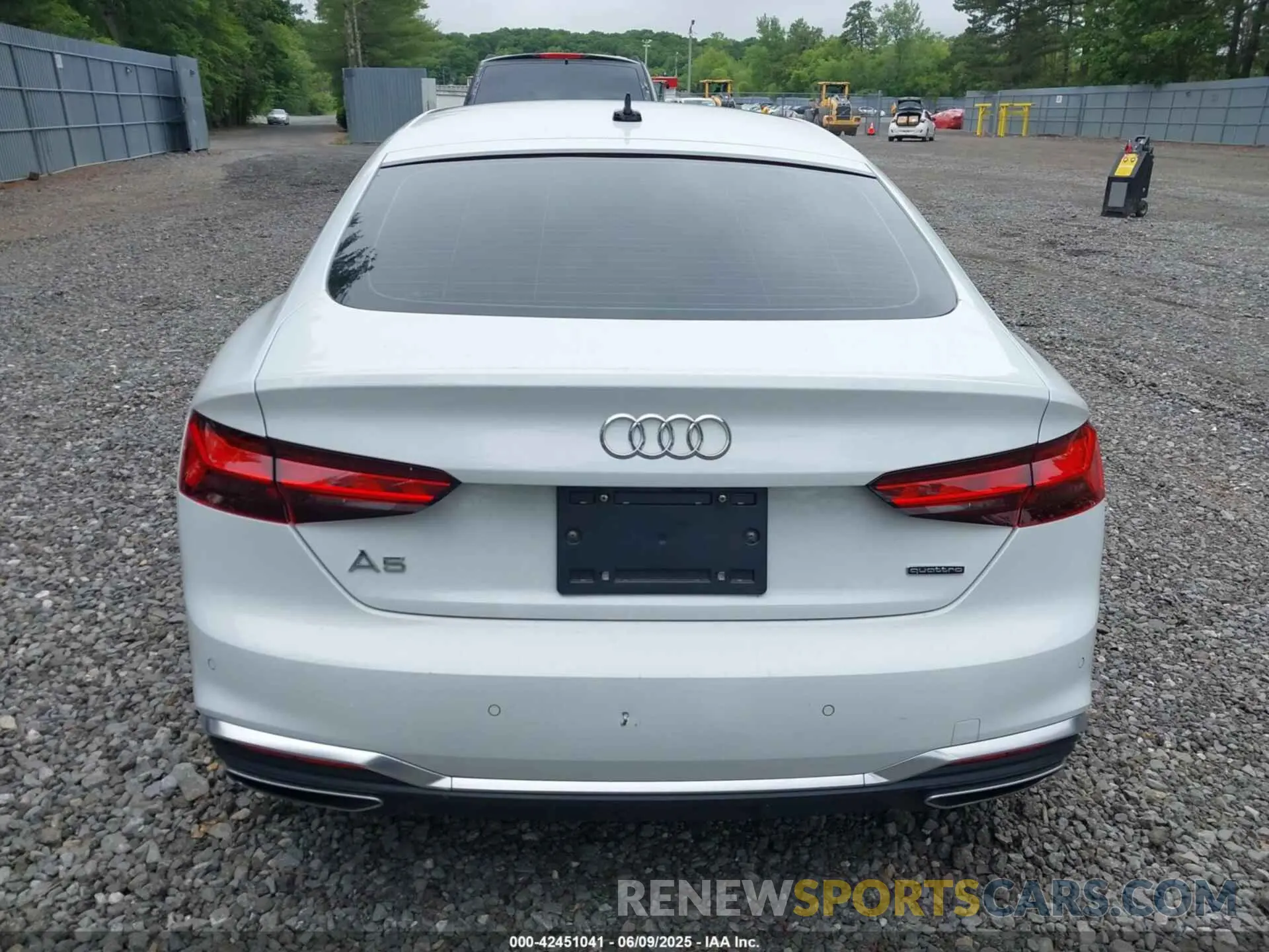 16 Photograph of a damaged car WAUFACF53NA016364 AUDI A5 SPORTBACK 2022