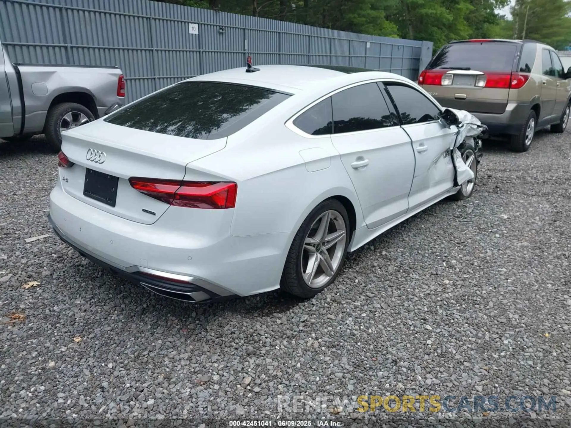 4 Photograph of a damaged car WAUFACF53NA016364 AUDI A5 SPORTBACK 2022
