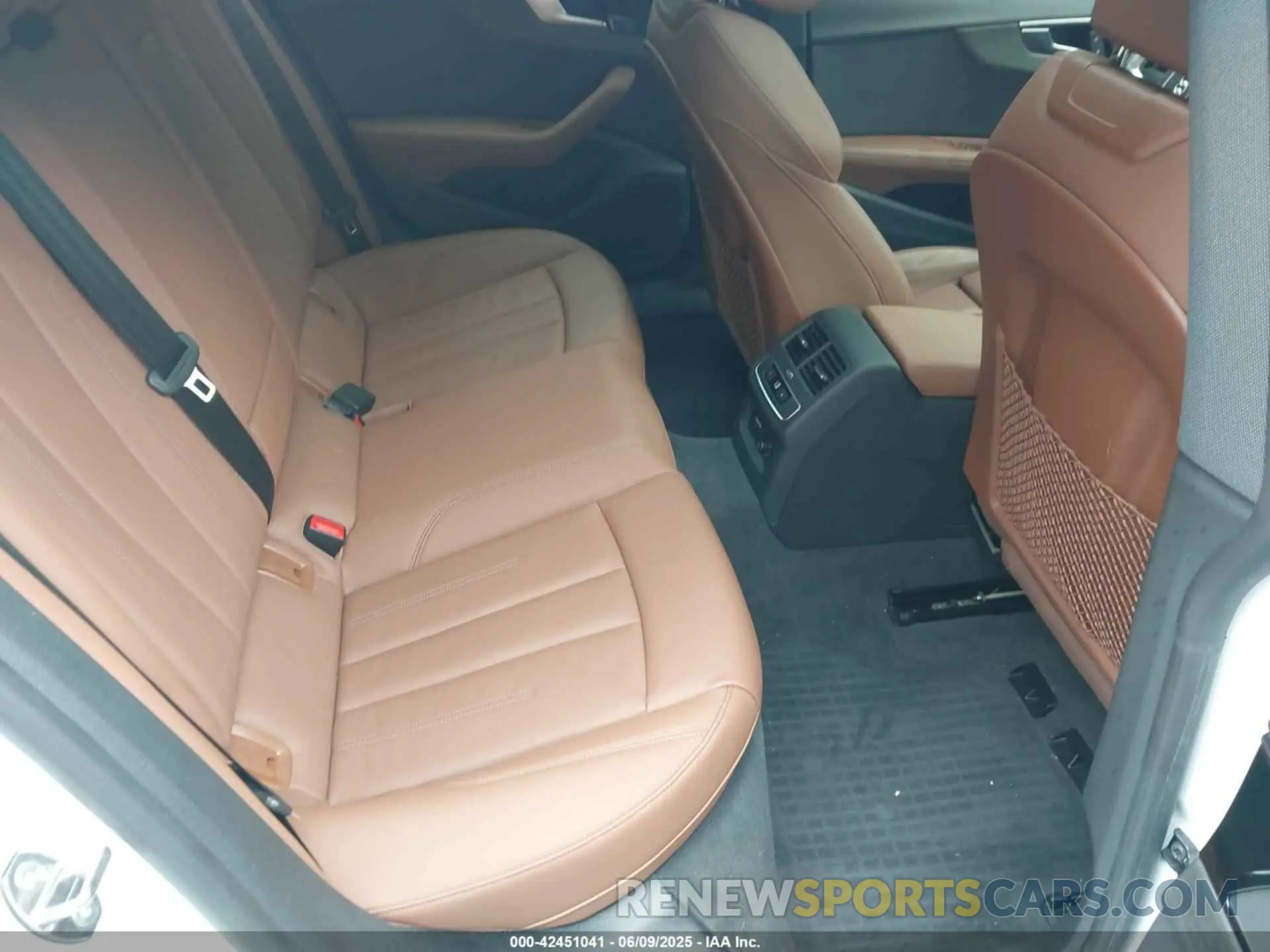 8 Photograph of a damaged car WAUFACF53NA016364 AUDI A5 SPORTBACK 2022