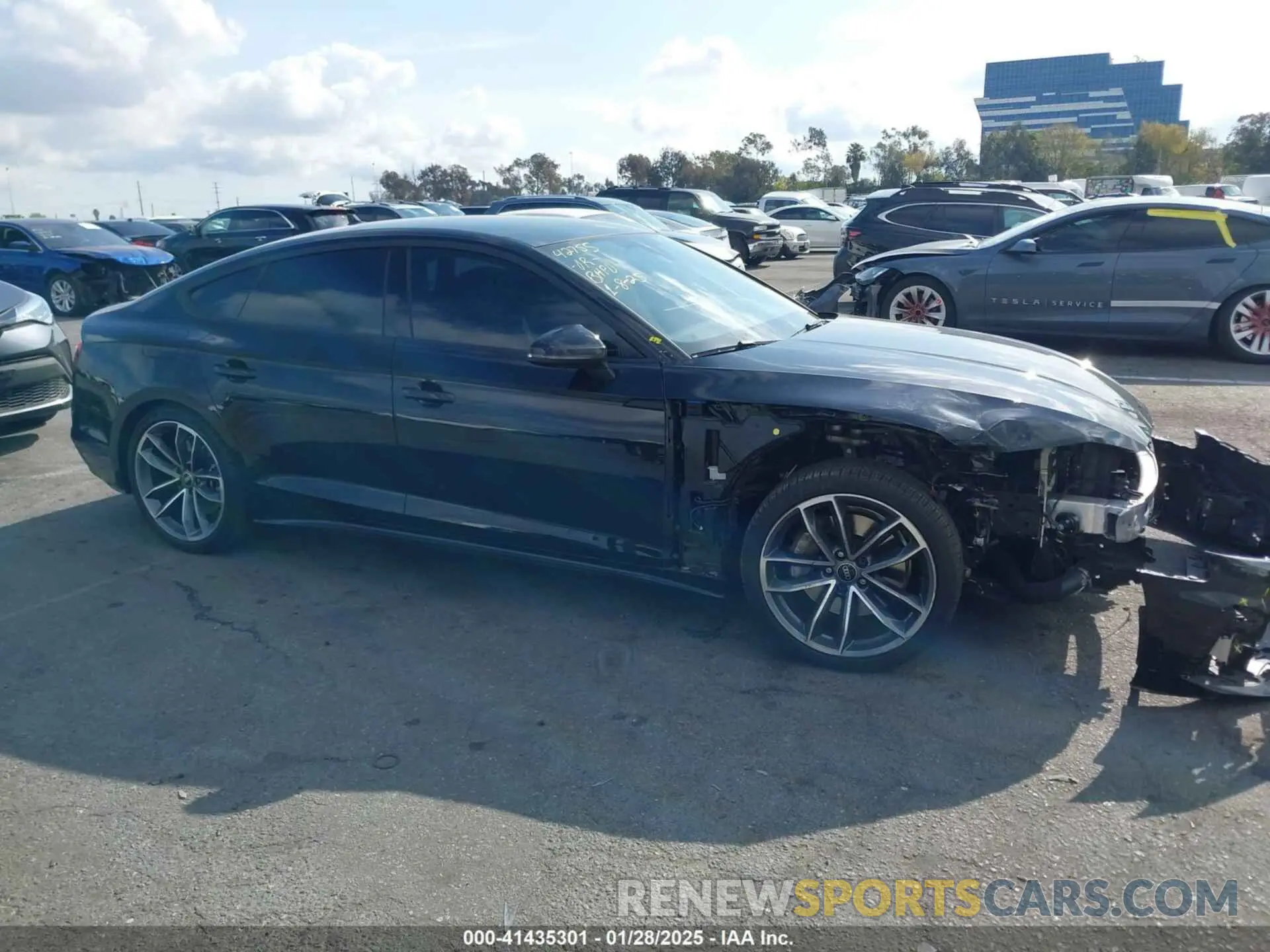 14 Photograph of a damaged car WAUFACF55NA015278 AUDI A5 SPORTBACK 2022