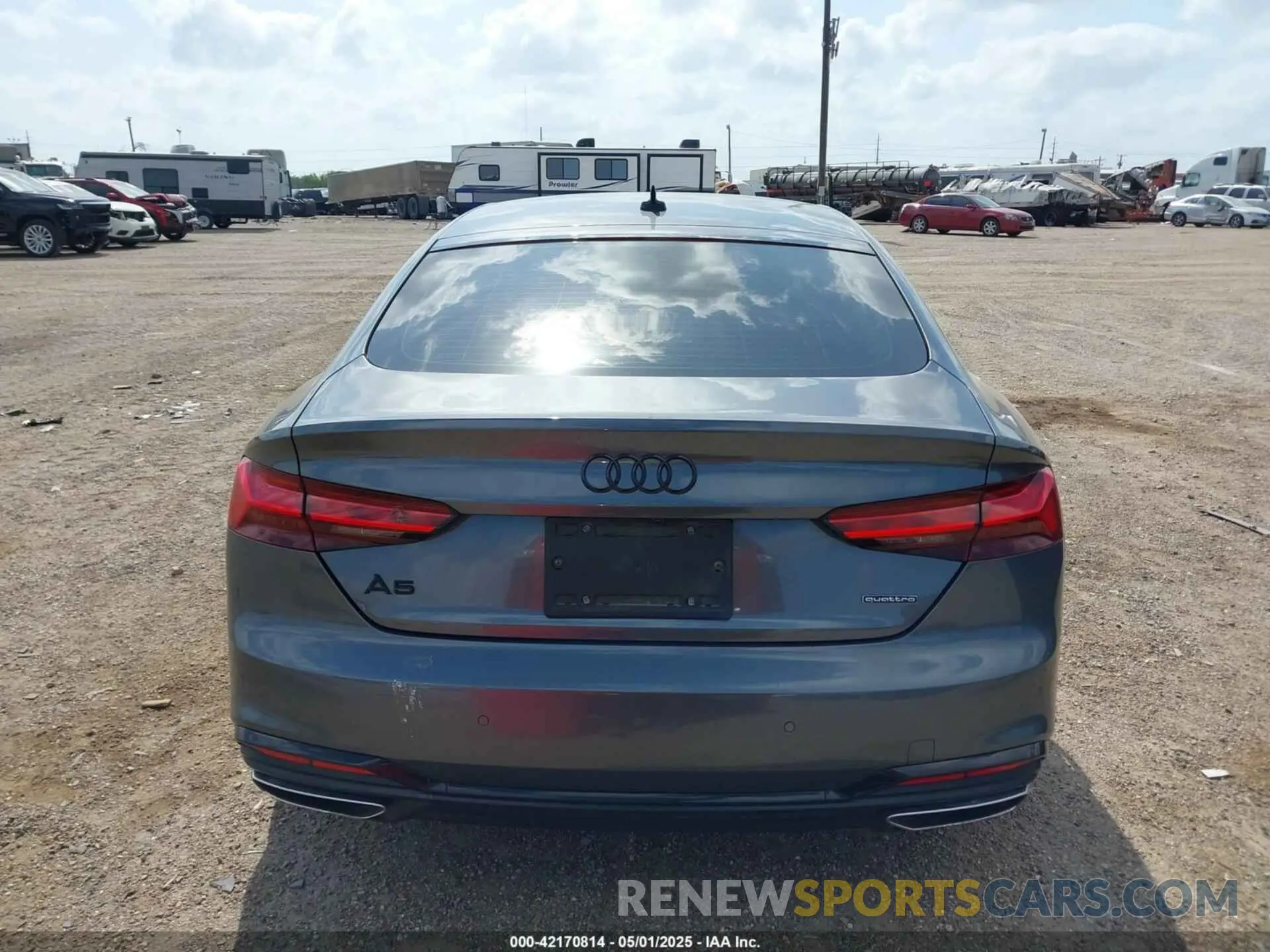 17 Photograph of a damaged car WAUFACF56NA017217 AUDI A5 SPORTBACK 2022