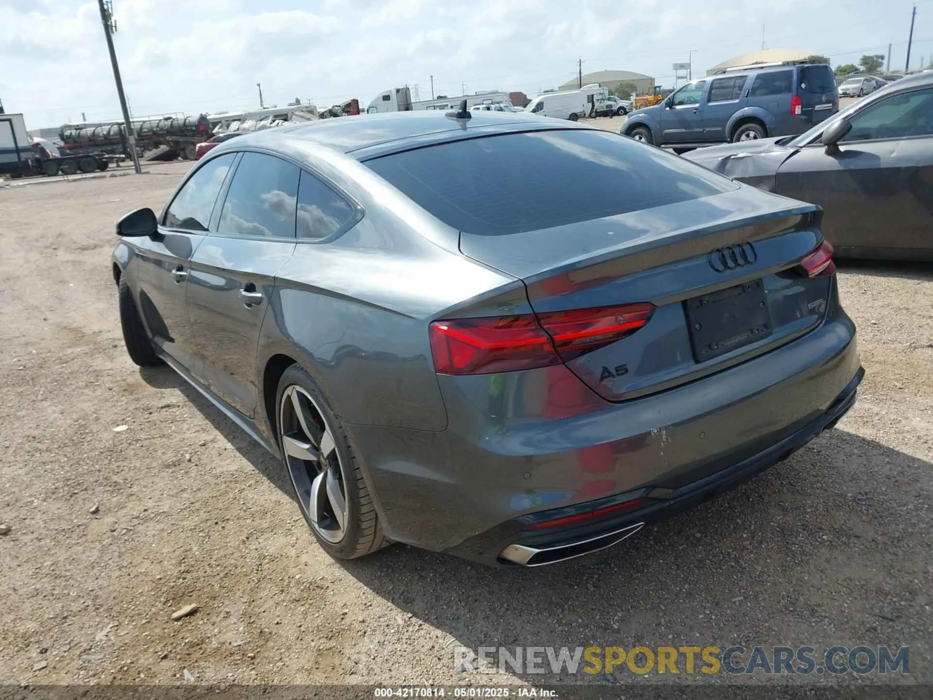 3 Photograph of a damaged car WAUFACF56NA017217 AUDI A5 SPORTBACK 2022