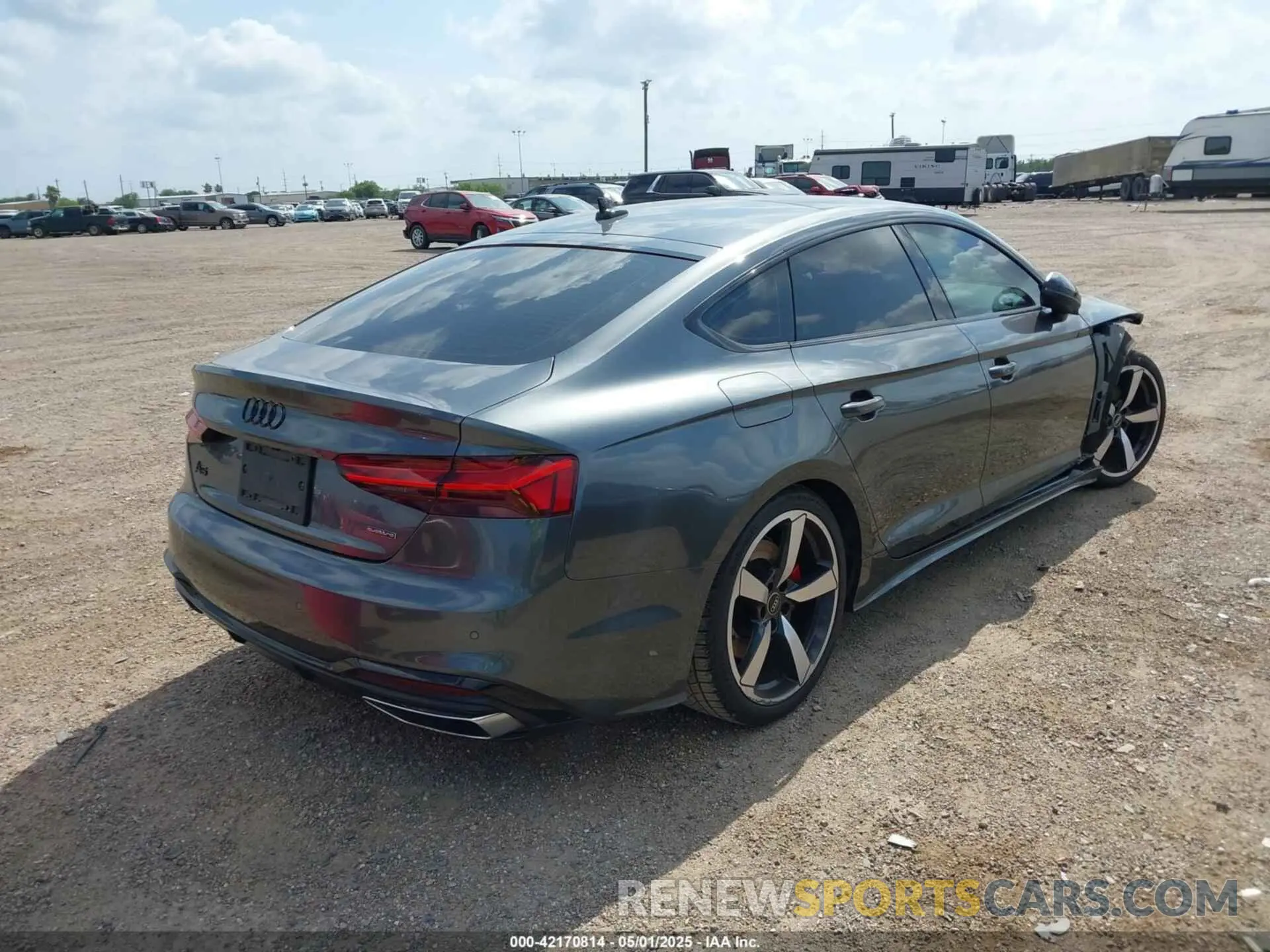 4 Photograph of a damaged car WAUFACF56NA017217 AUDI A5 SPORTBACK 2022