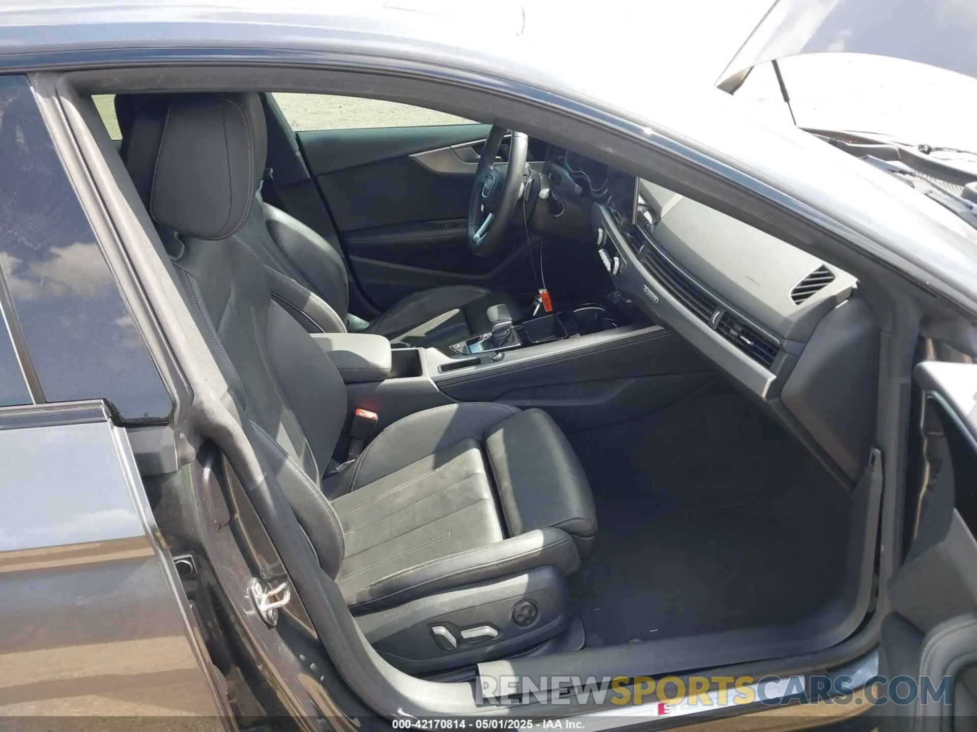 5 Photograph of a damaged car WAUFACF56NA017217 AUDI A5 SPORTBACK 2022