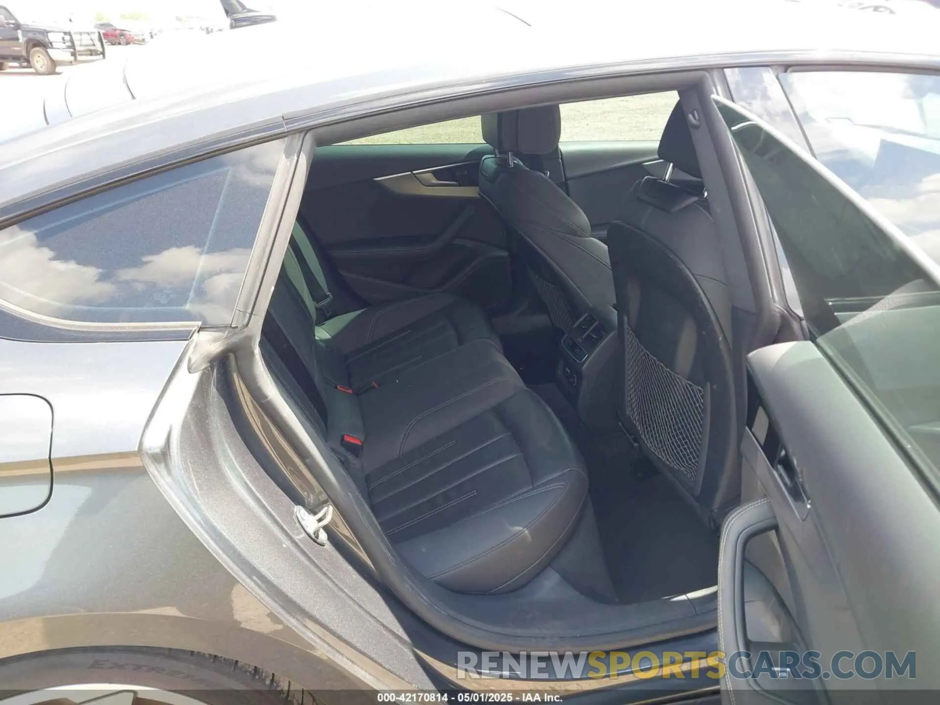 8 Photograph of a damaged car WAUFACF56NA017217 AUDI A5 SPORTBACK 2022