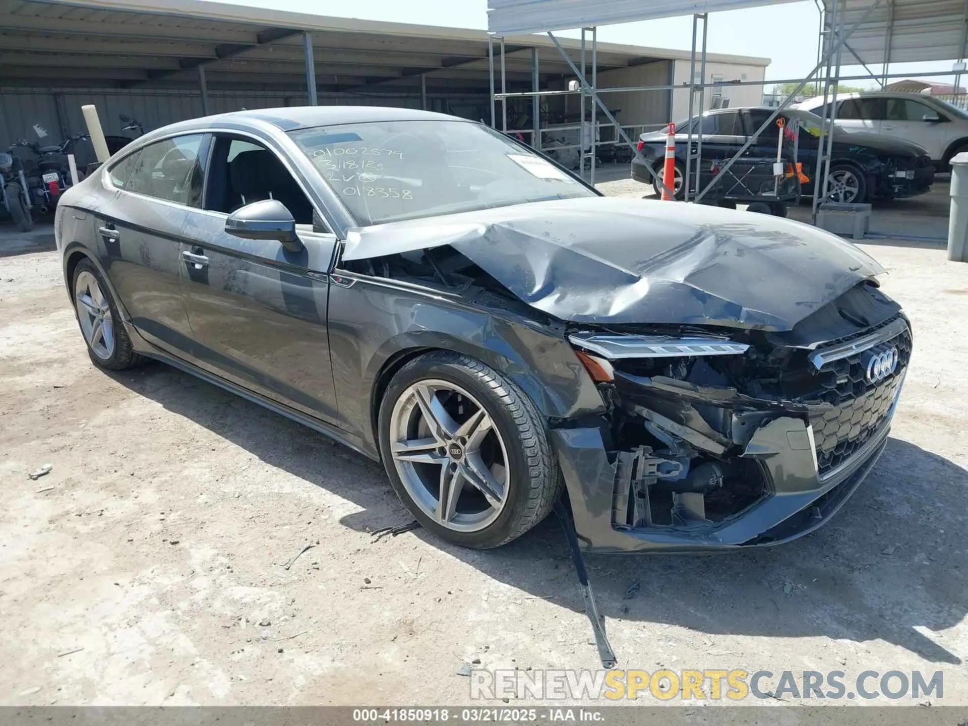 1 Photograph of a damaged car WAUFACF57NA018358 AUDI A5 SPORTBACK 2022