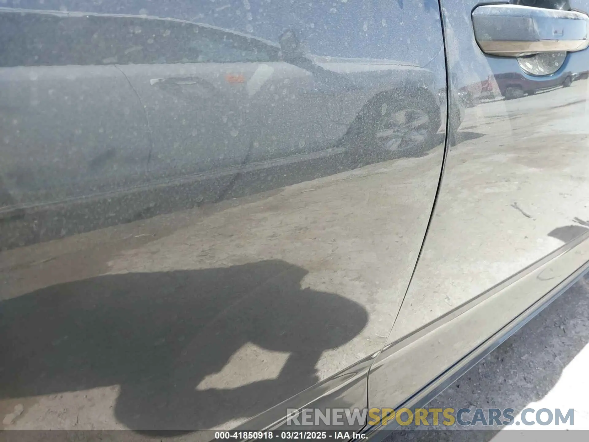 19 Photograph of a damaged car WAUFACF57NA018358 AUDI A5 SPORTBACK 2022