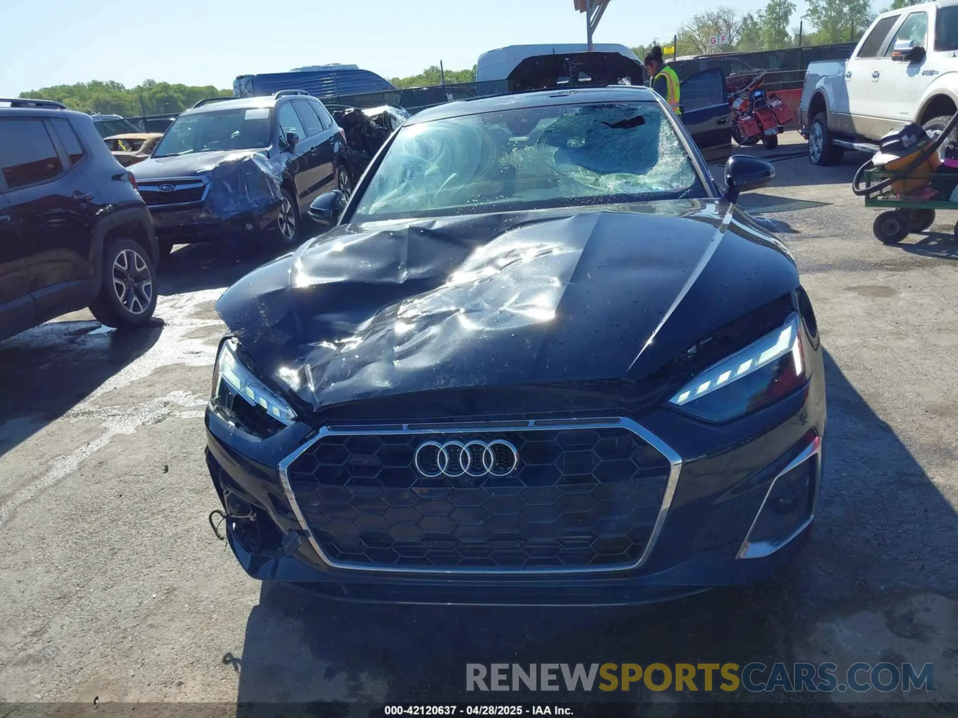 12 Photograph of a damaged car WAUFACF5XNA015812 AUDI A5 SPORTBACK 2022