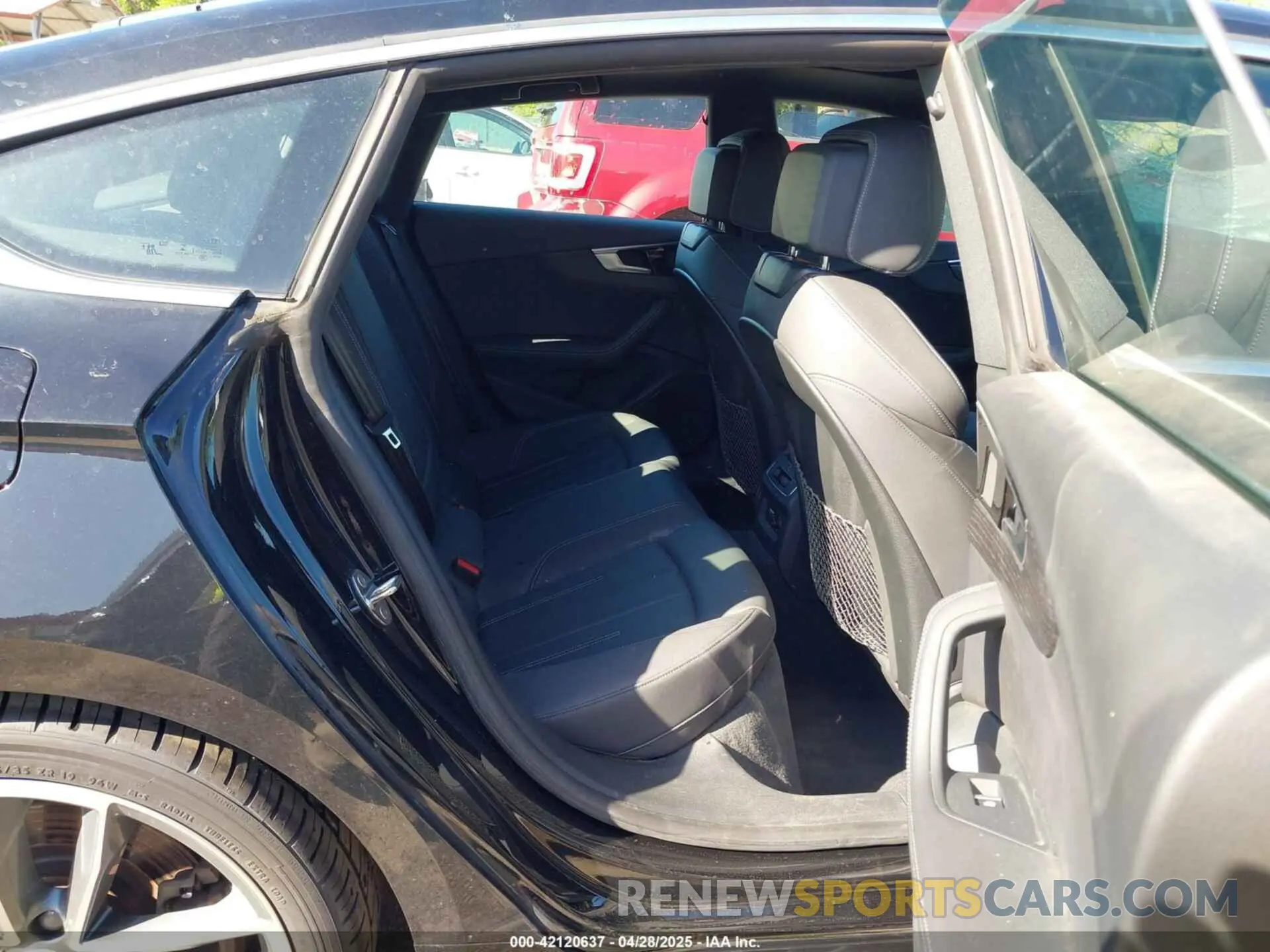 8 Photograph of a damaged car WAUFACF5XNA015812 AUDI A5 SPORTBACK 2022