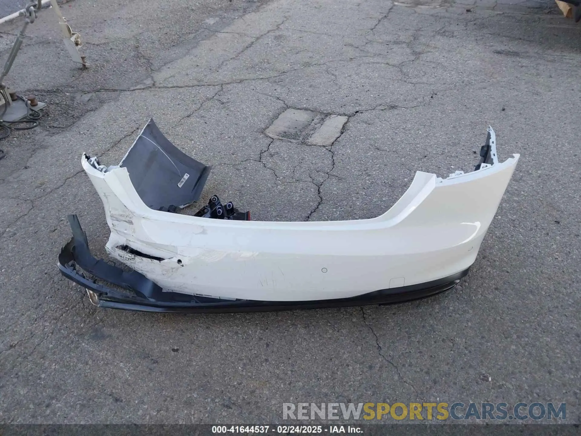 12 Photograph of a damaged car WAUABCF5XPA056452 AUDI A5 SPORTBACK 2023