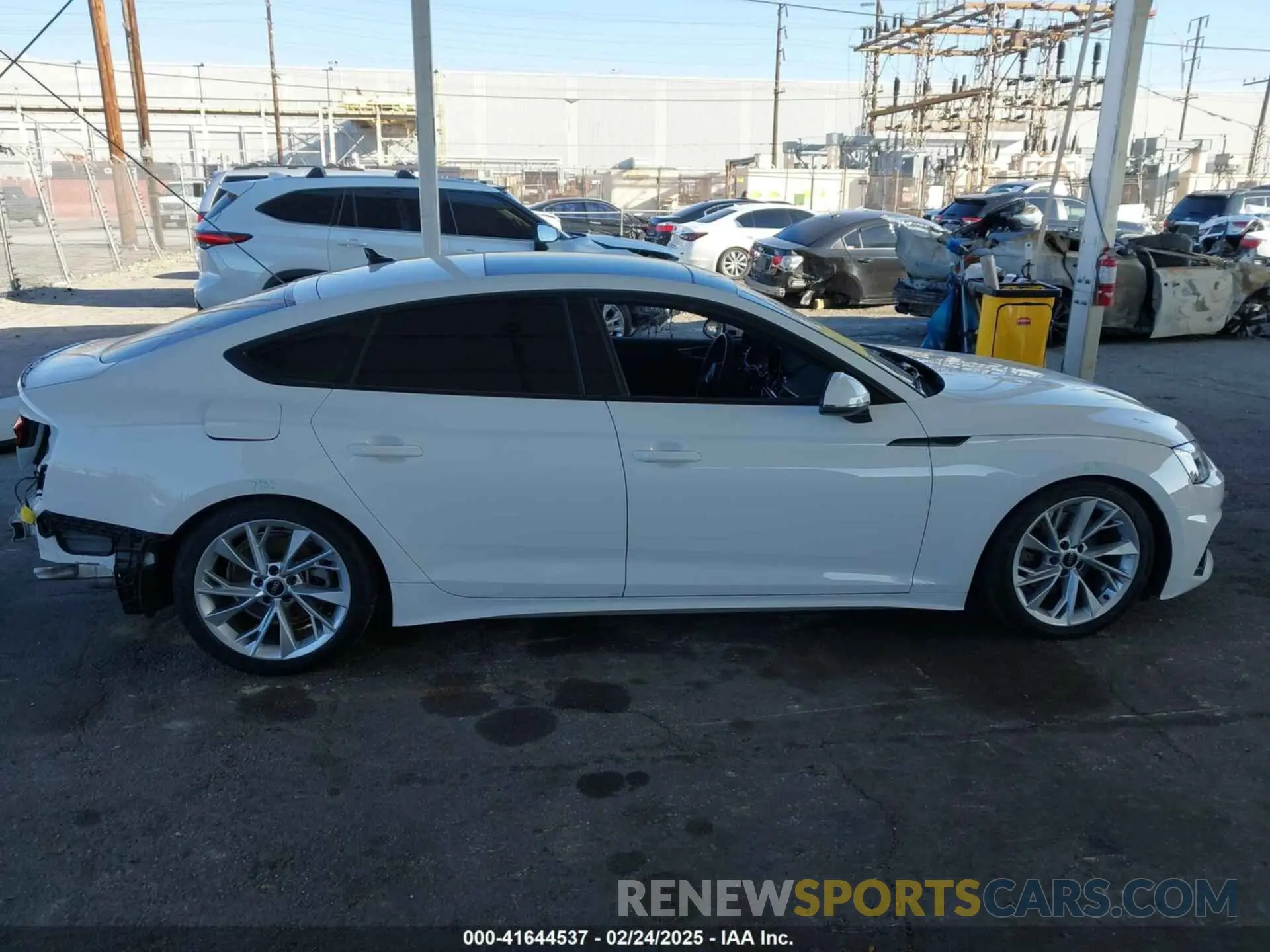 14 Photograph of a damaged car WAUABCF5XPA056452 AUDI A5 SPORTBACK 2023