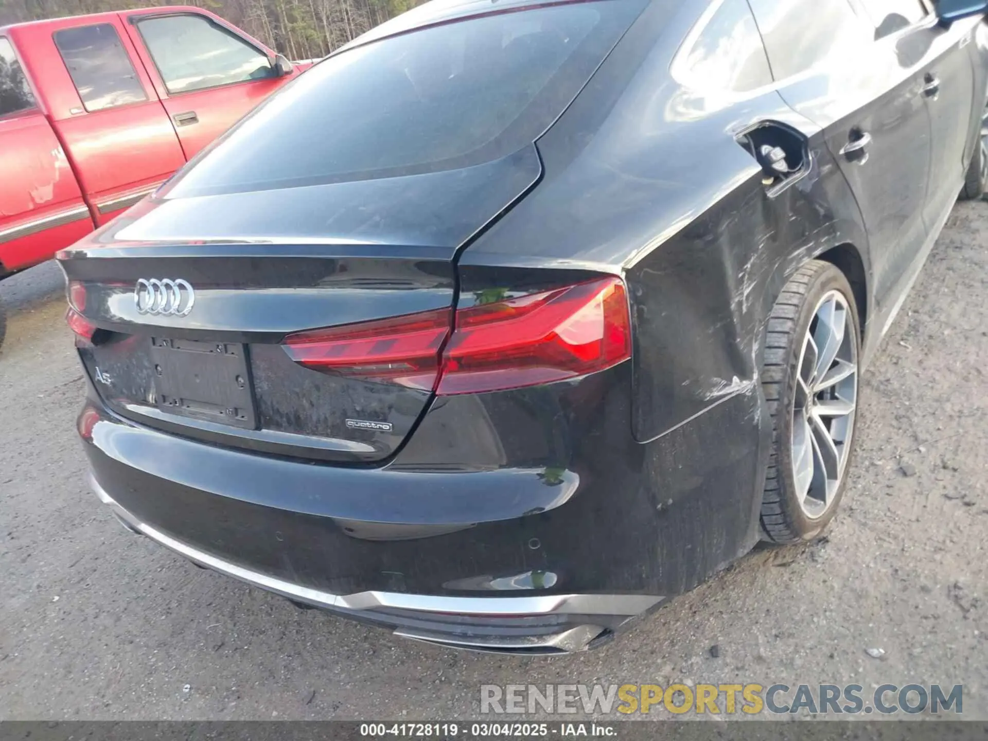 19 Photograph of a damaged car WAUDACF55PA021284 AUDI A5 SPORTBACK 2023